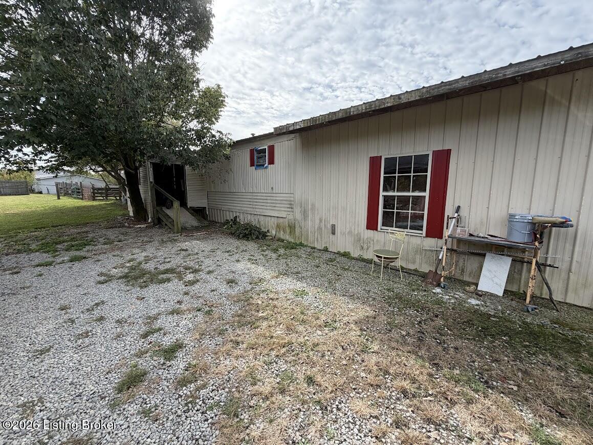 423 Ockerman Rd Property Photo 3