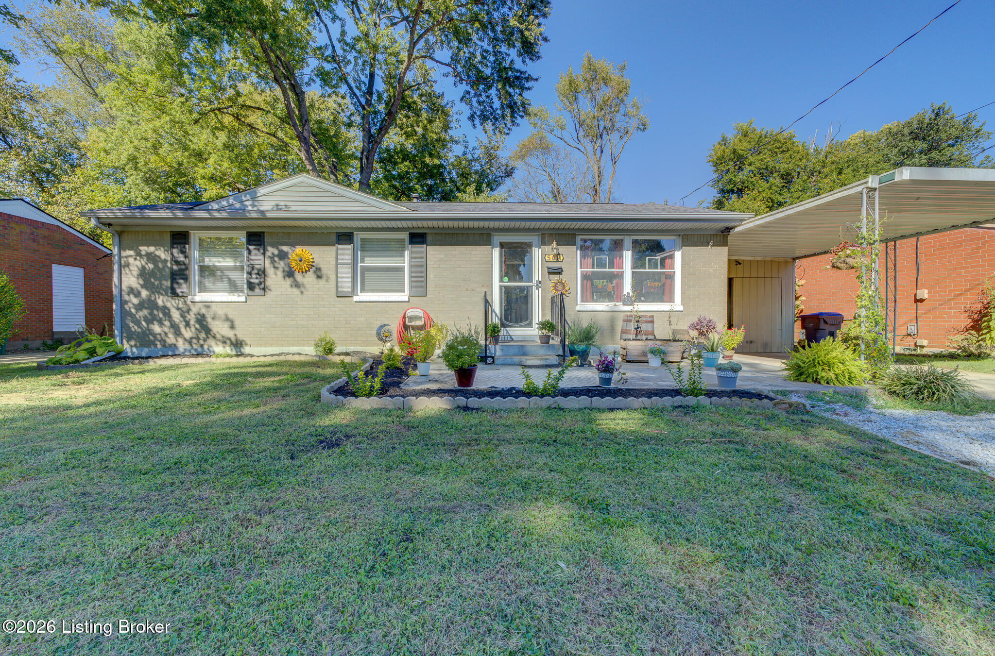 5411 Alicante Ln Property Photo 1