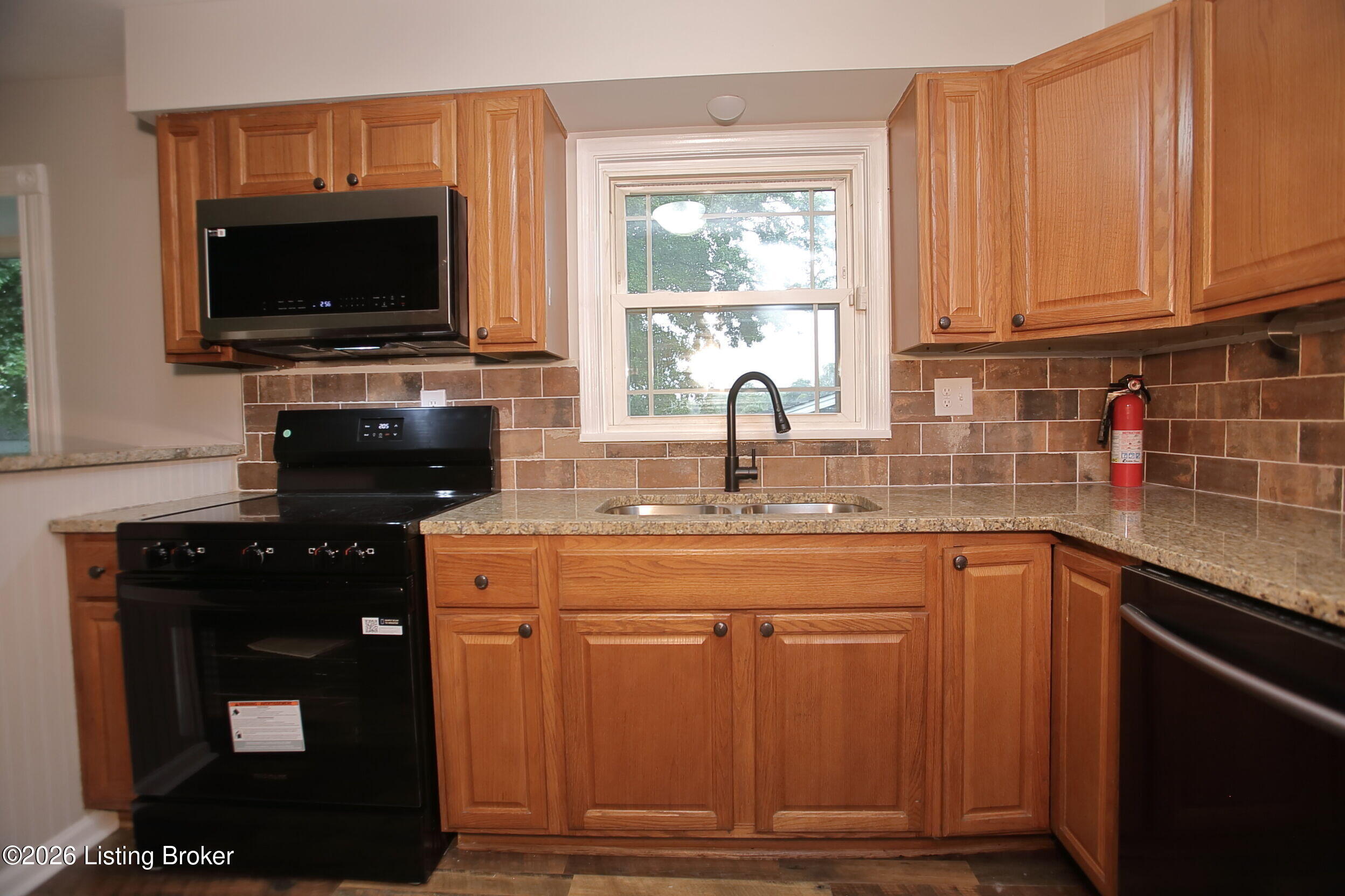 3509 Locklee Rd Property Photo 20