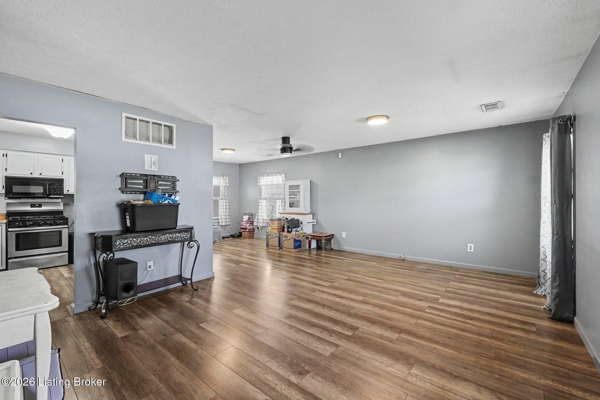119 Sphere St Property Photo 6