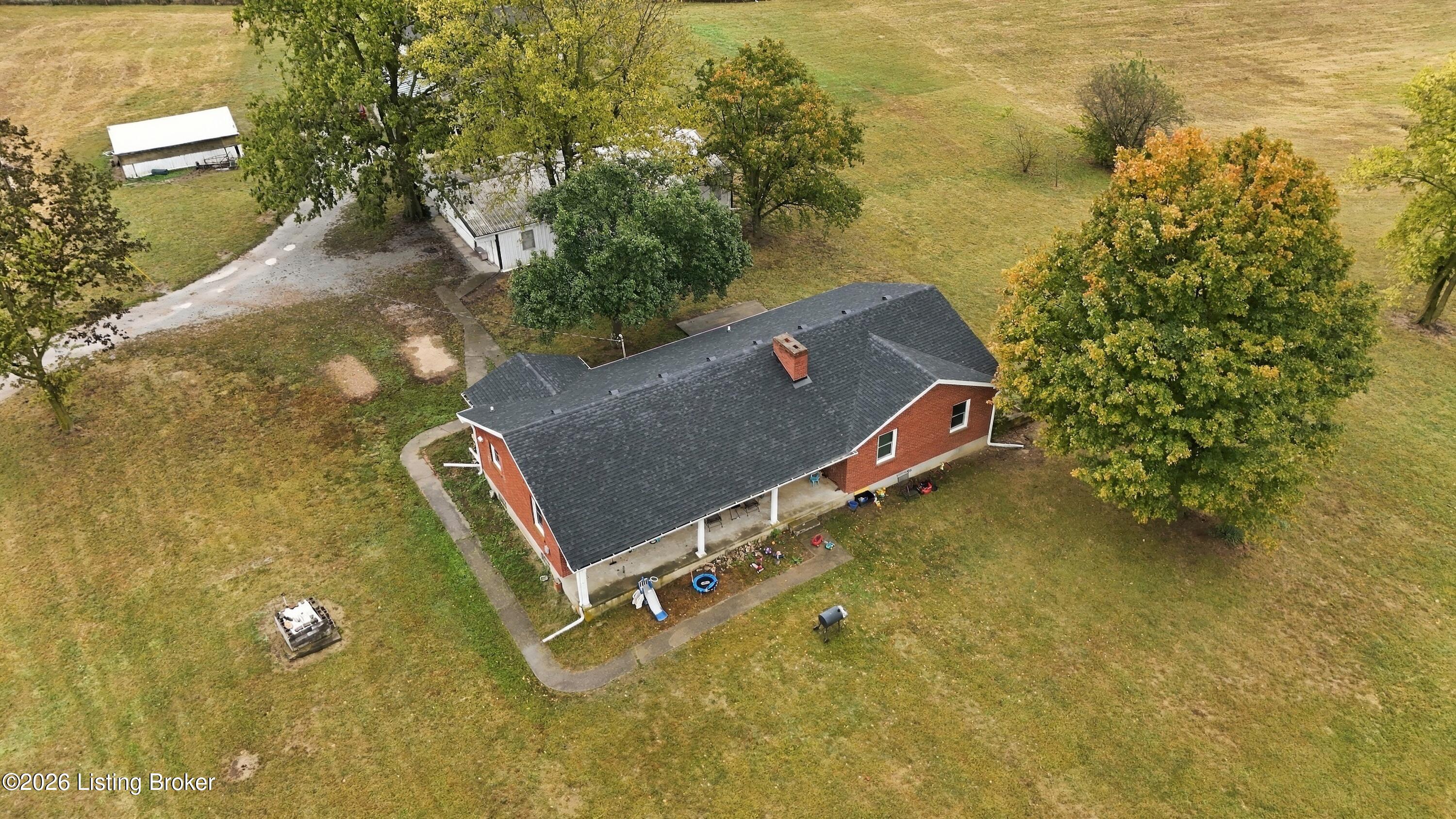 722 Claybrooke Ln Property Photo 3