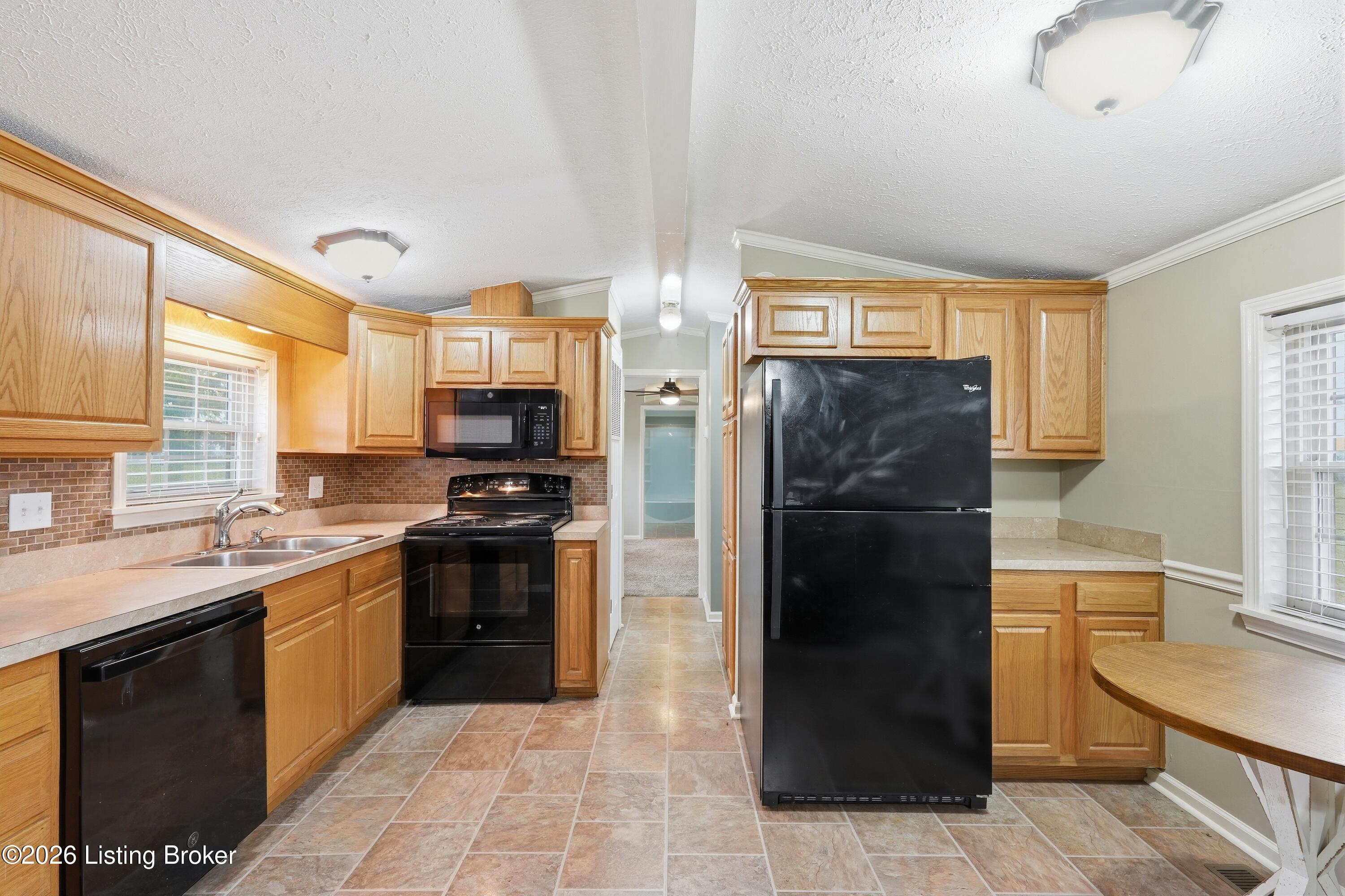 722 Claybrooke Ln Property Photo 31