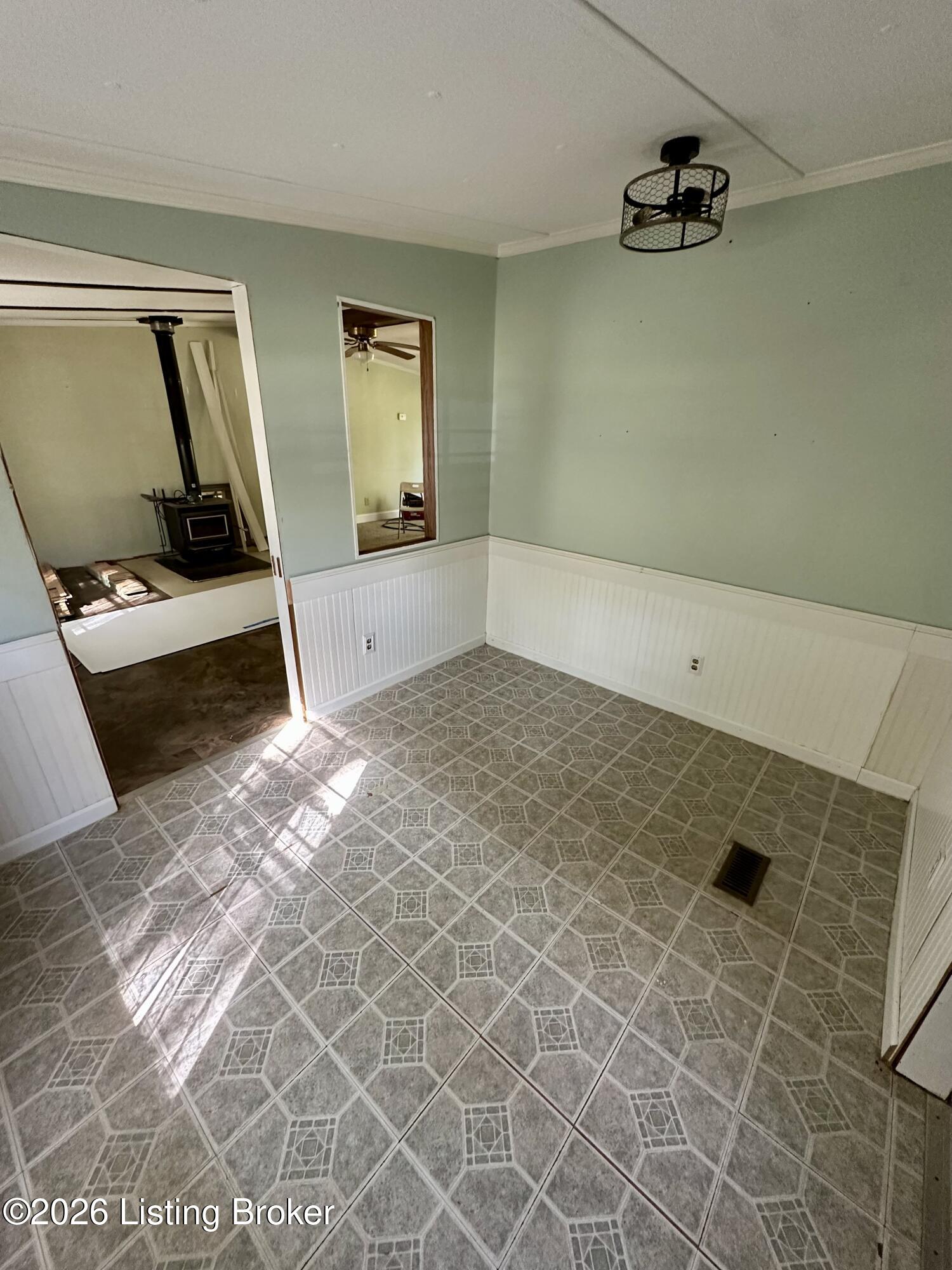 428 Marilyn Way Property Photo 6