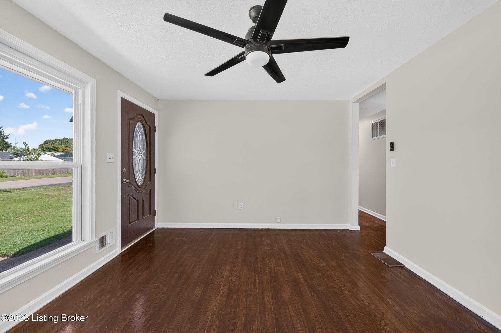 2424 Weber Ln Property Photo 5