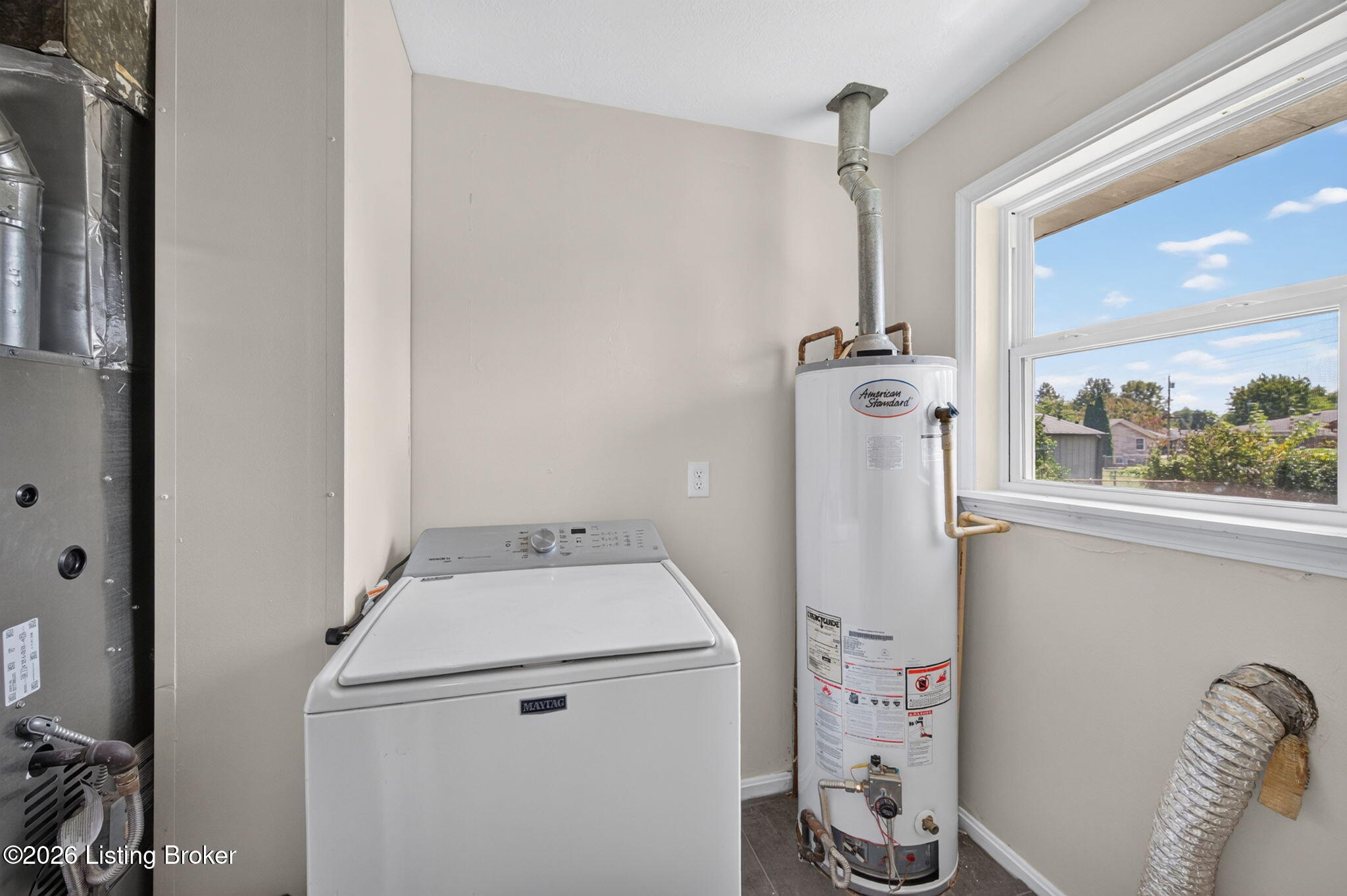 2424 Weber Ln Property Photo 11
