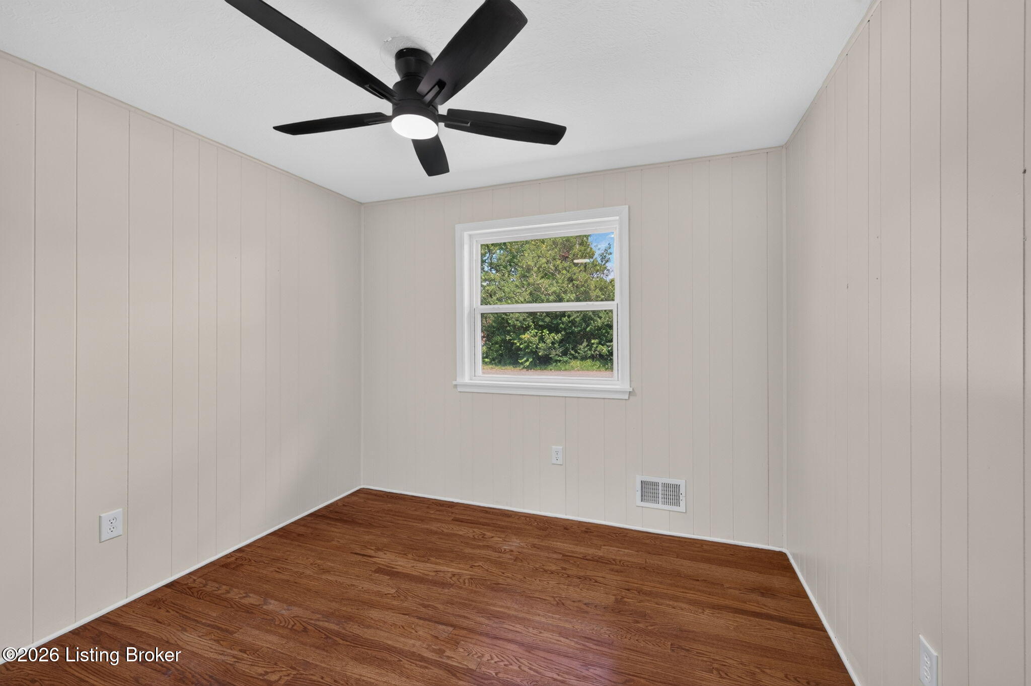 2424 Weber Ln Property Photo 13
