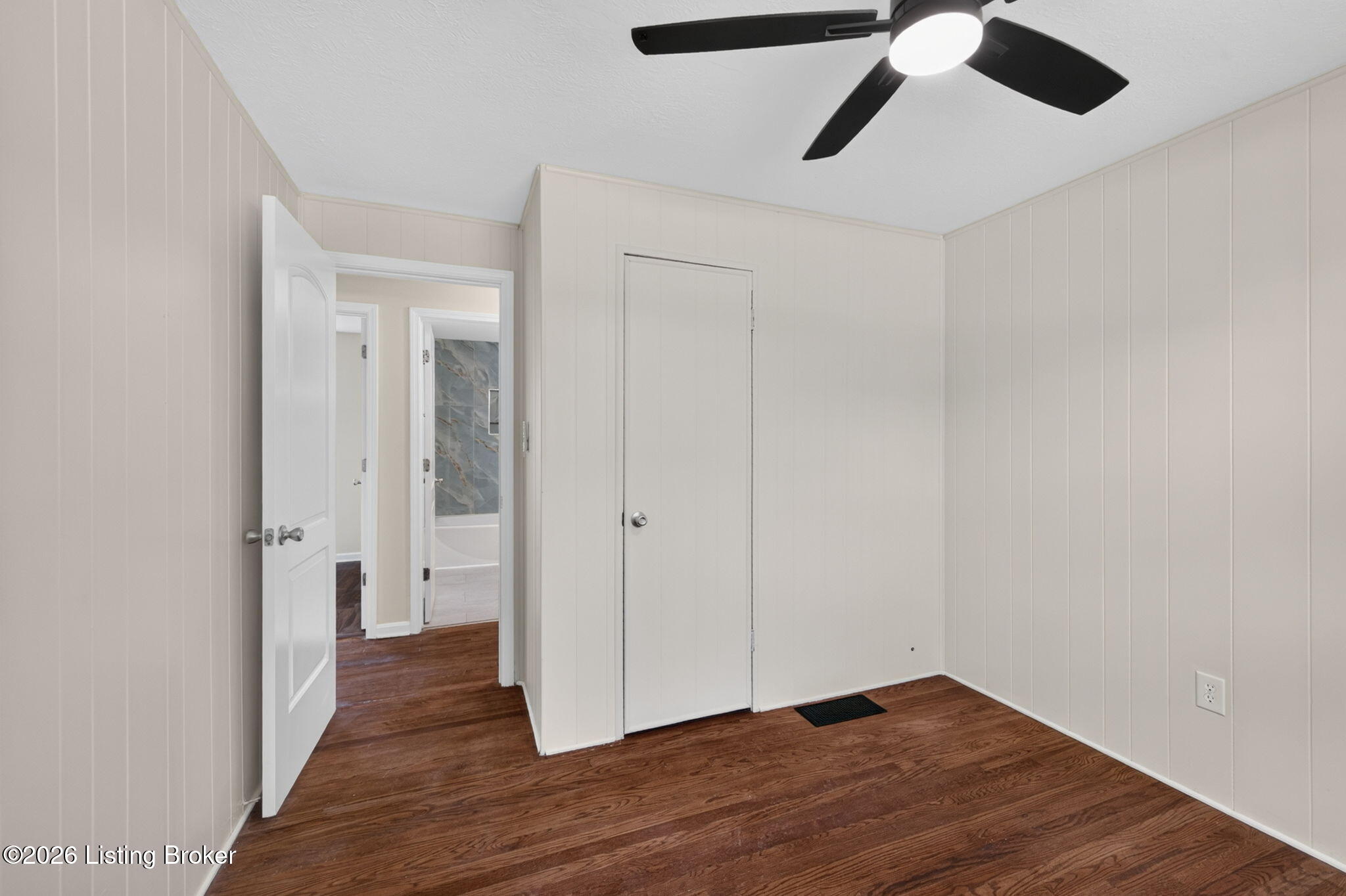 2424 Weber Ln Property Photo 14