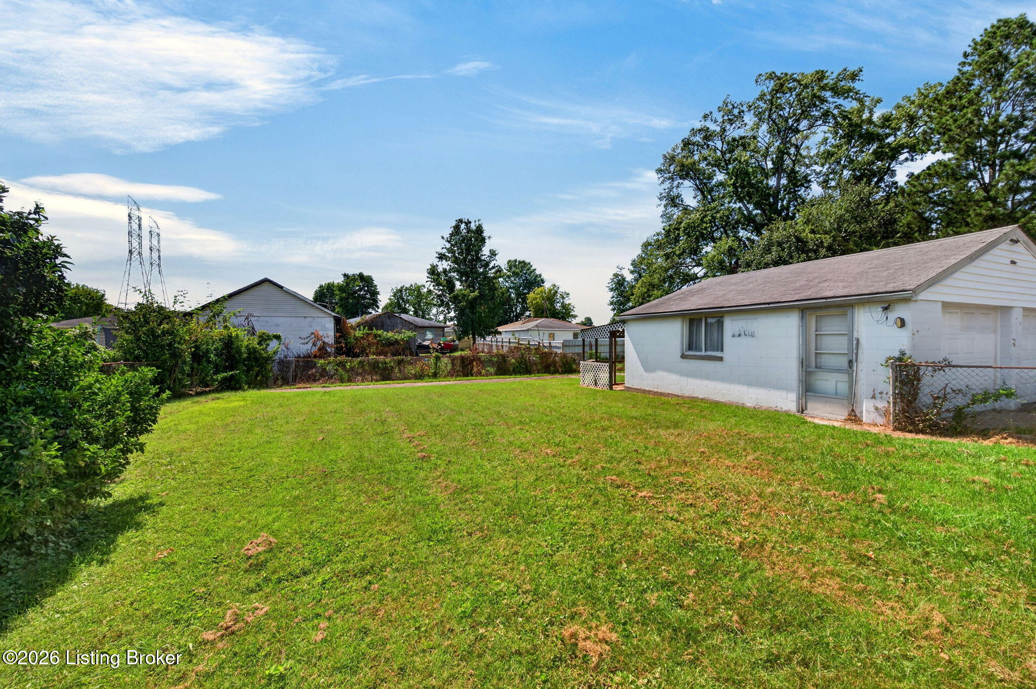 2424 Weber Ln Property Photo 21