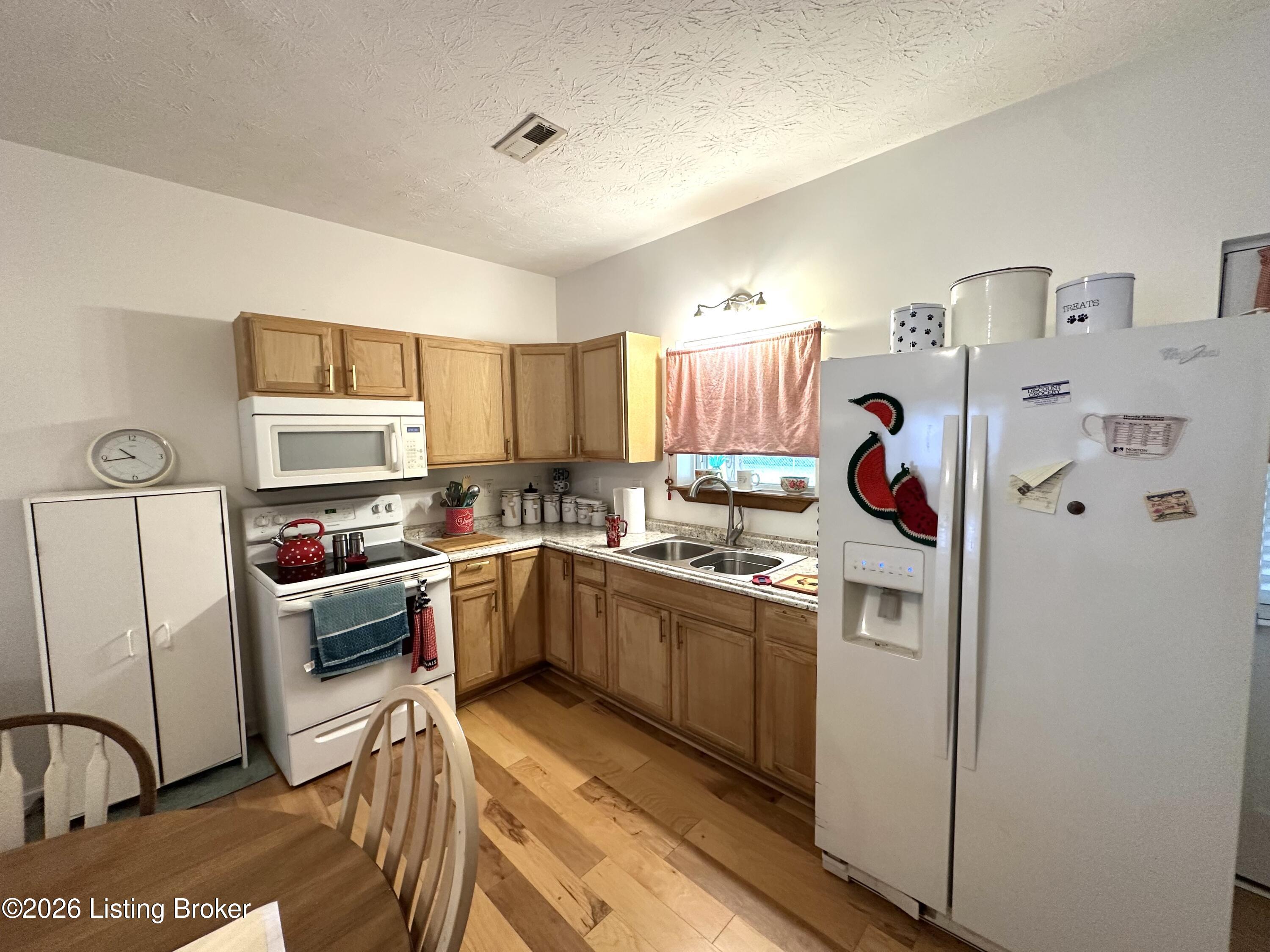 142 Poplar Cir Property Photo 4