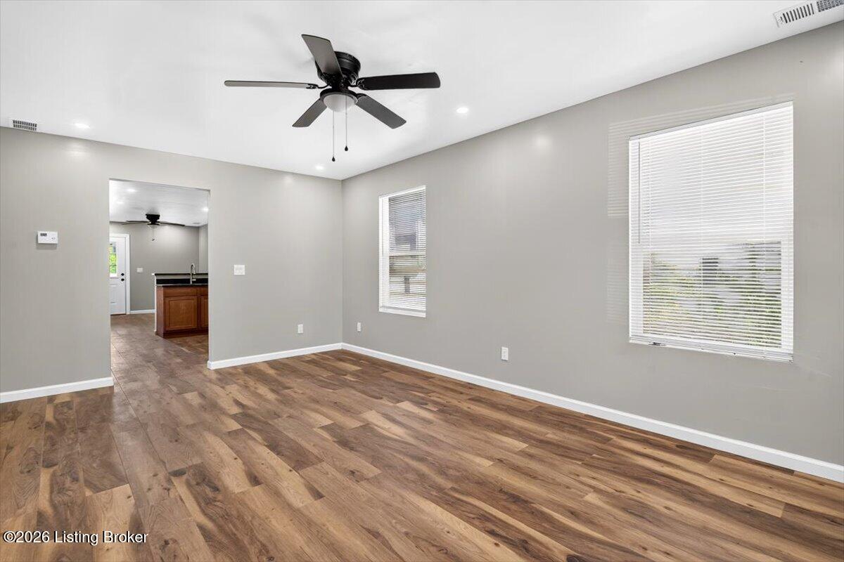 3523 Greenwood Ave Property Photo 5