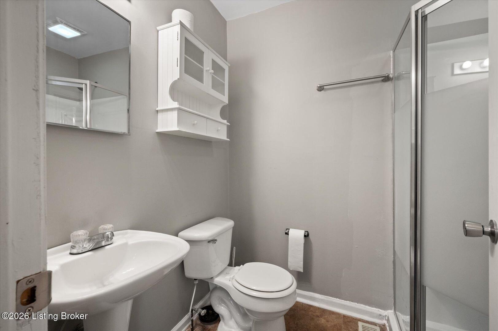 949 Mary St Property Photo 11