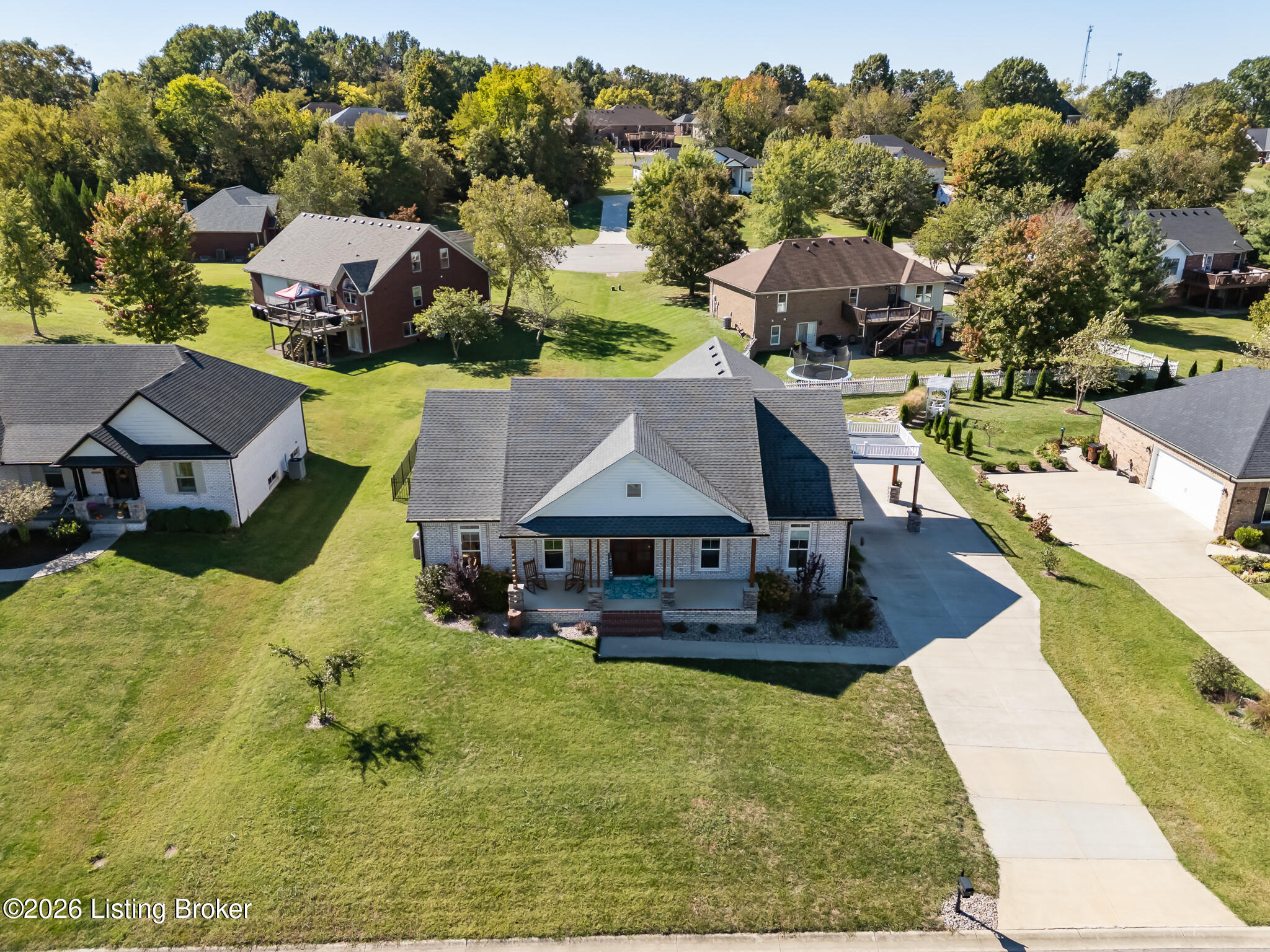 648 Early Wyne Dr Property Photo 2