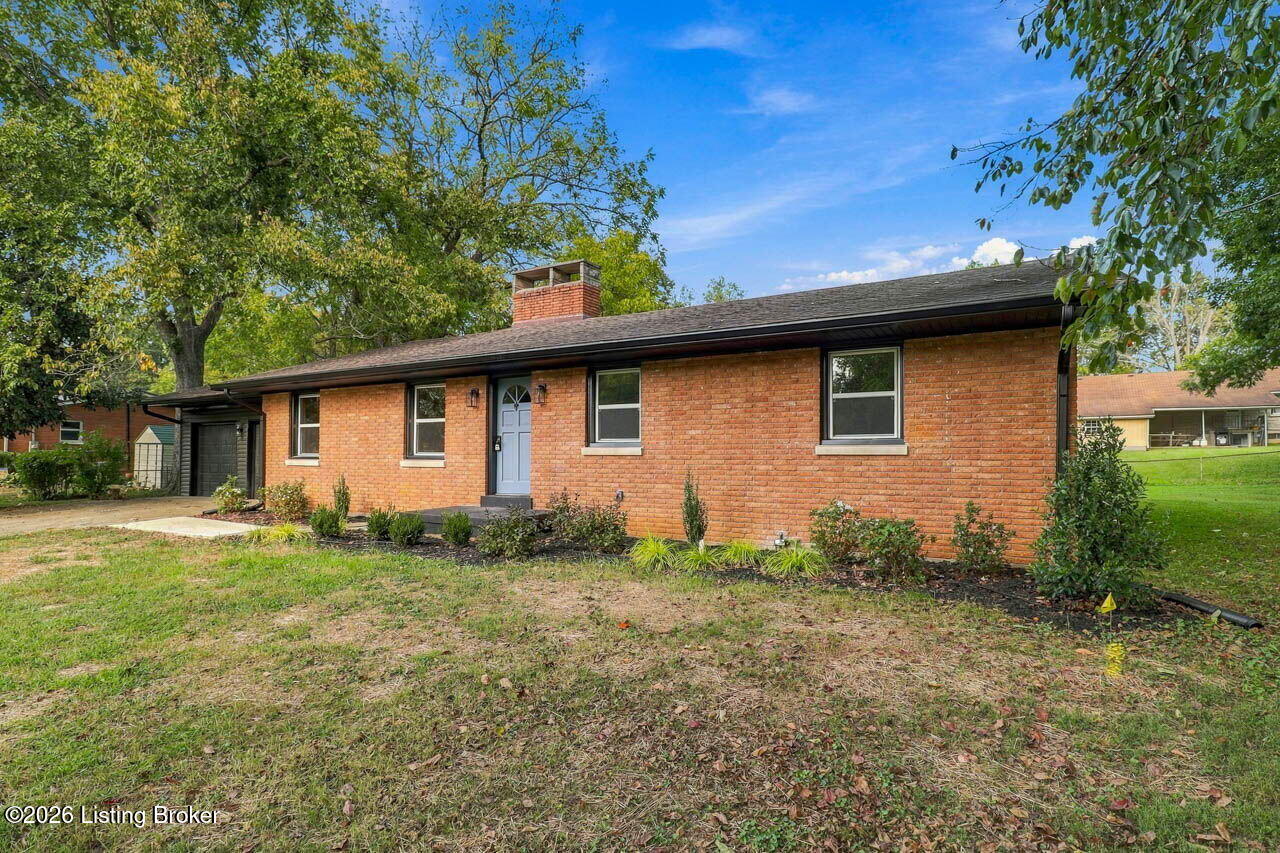 386 S Deepwood Dr Property Photo 3