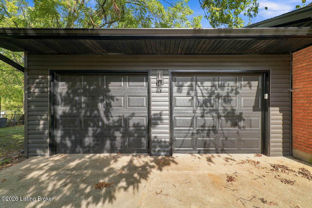 386 S Deepwood Dr Property Photo 6
