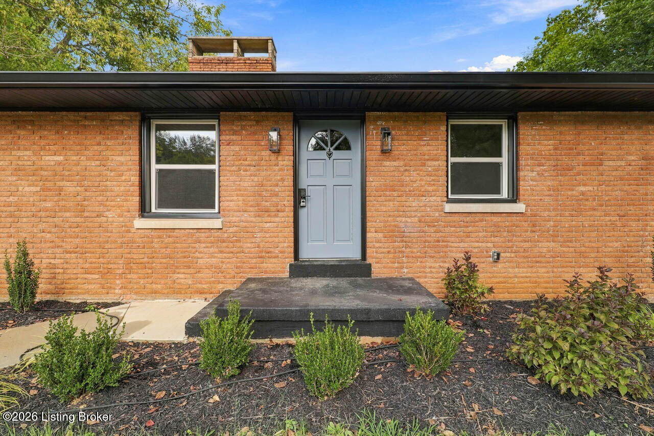 386 S Deepwood Dr Property Photo 7