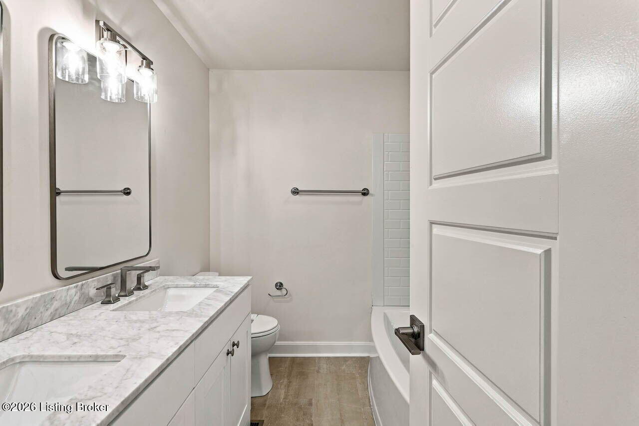 386 S Deepwood Dr Property Photo 29