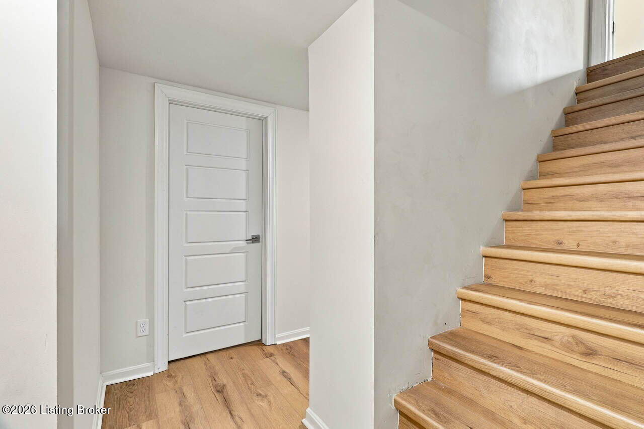 386 S Deepwood Dr Property Photo 39