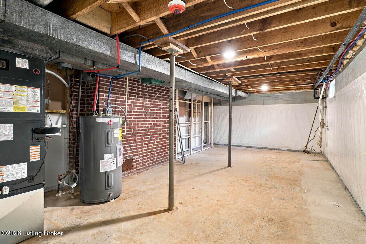 386 S Deepwood Dr Property Photo 45