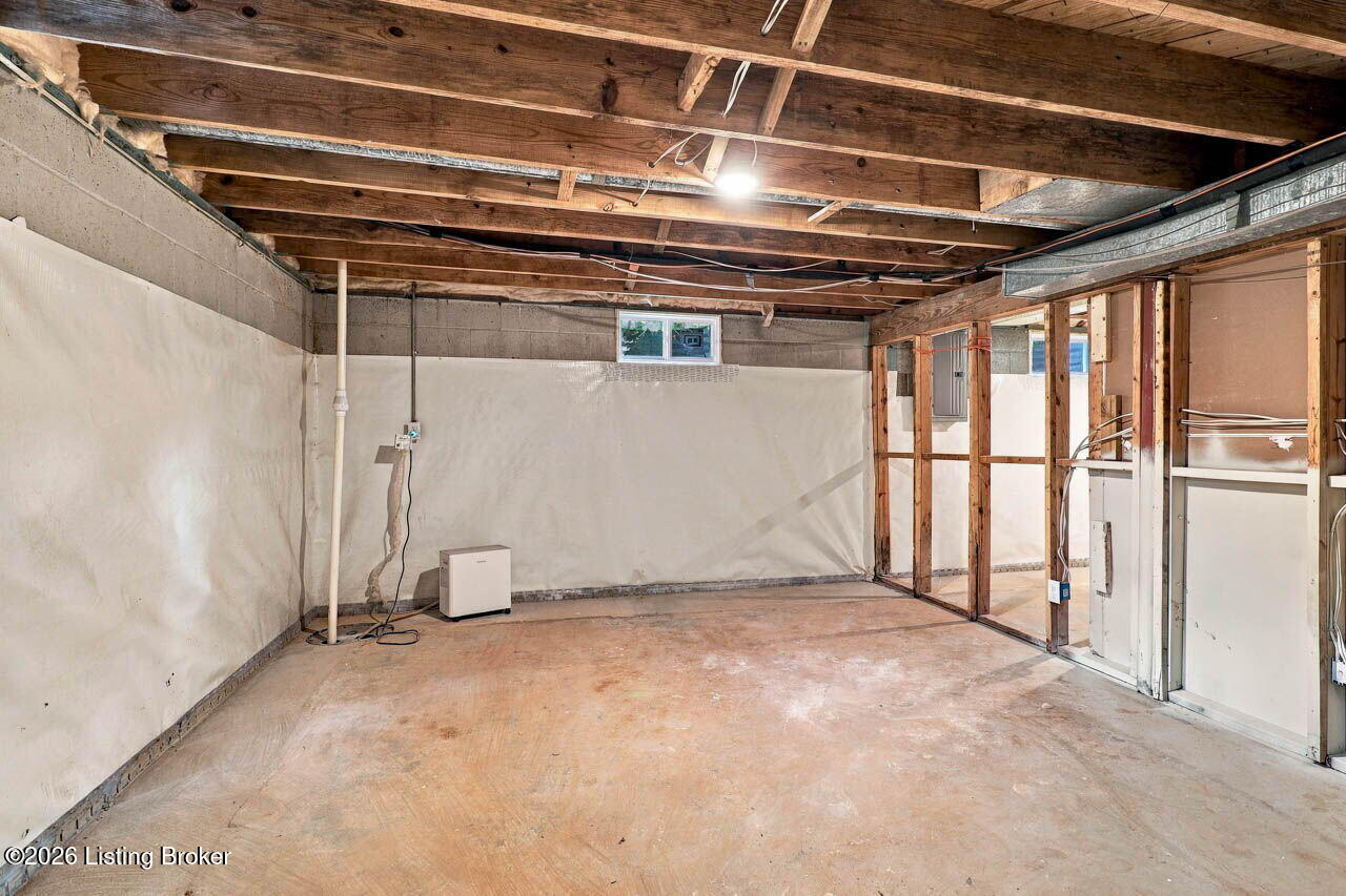 386 S Deepwood Dr Property Photo 46