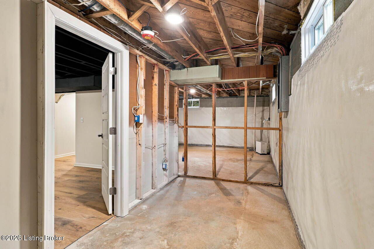 386 S Deepwood Dr Property Photo 47