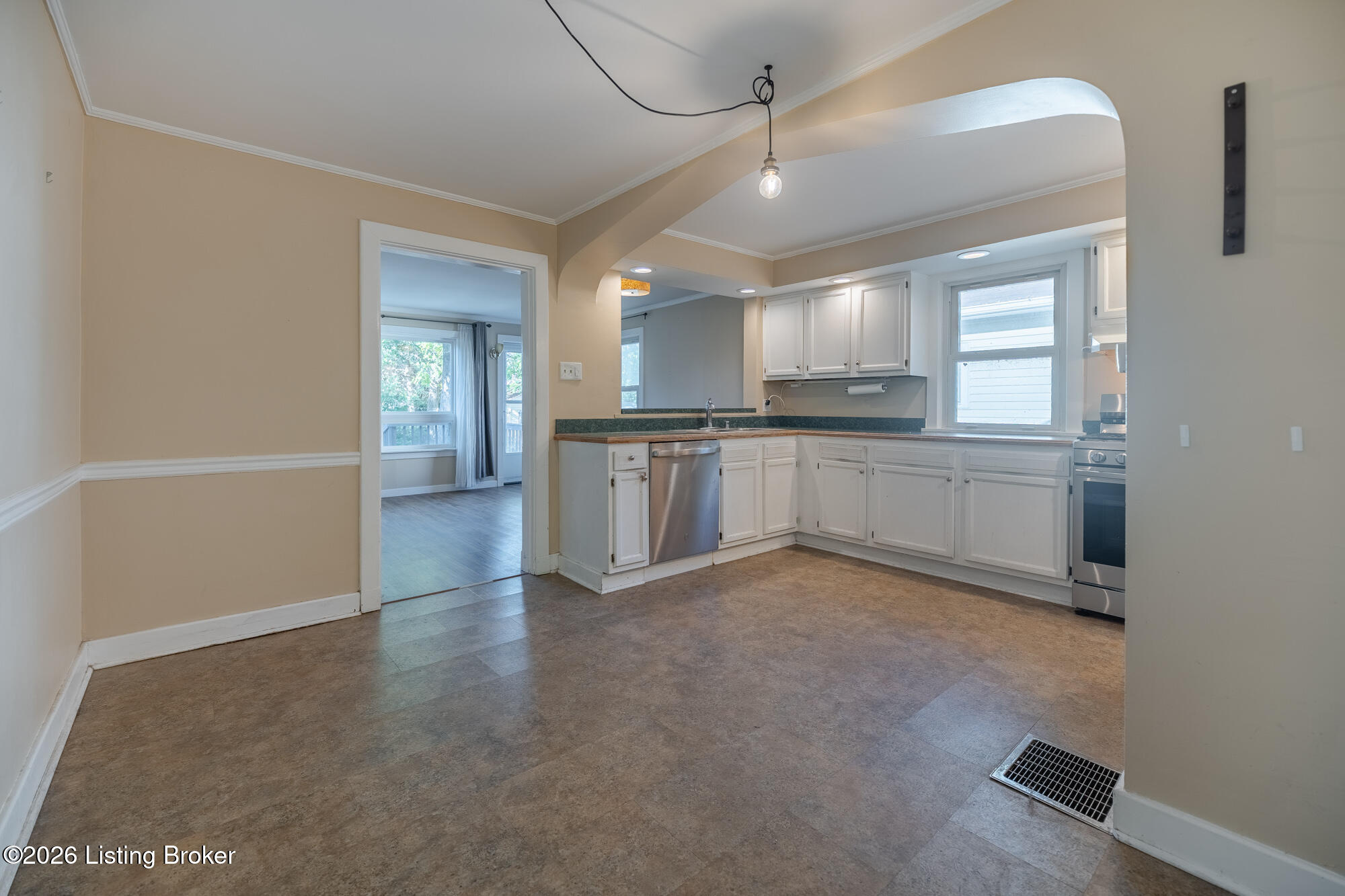 1144 Saint Michael St Property Photo 9
