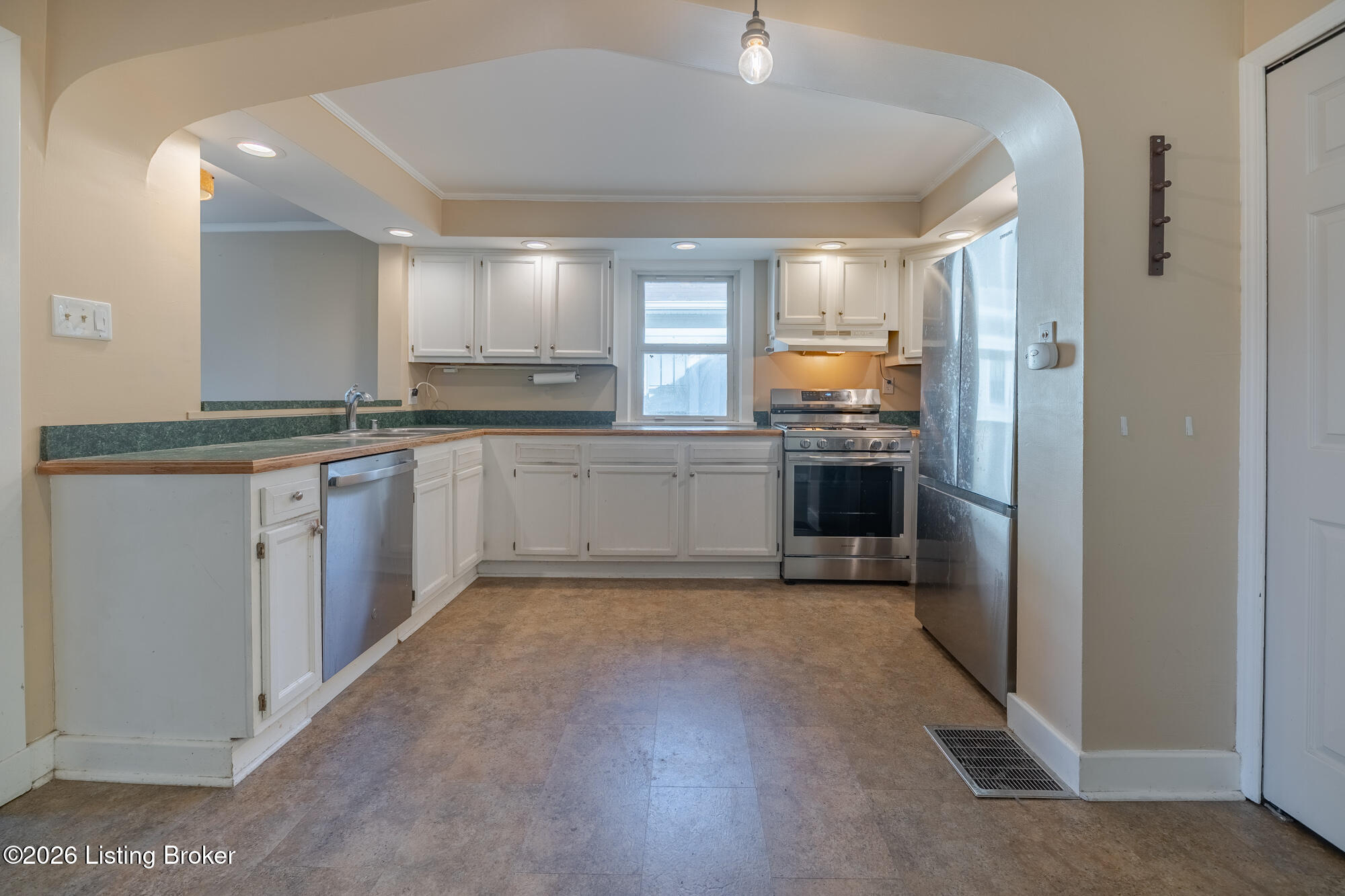 1144 Saint Michael St Property Photo 10