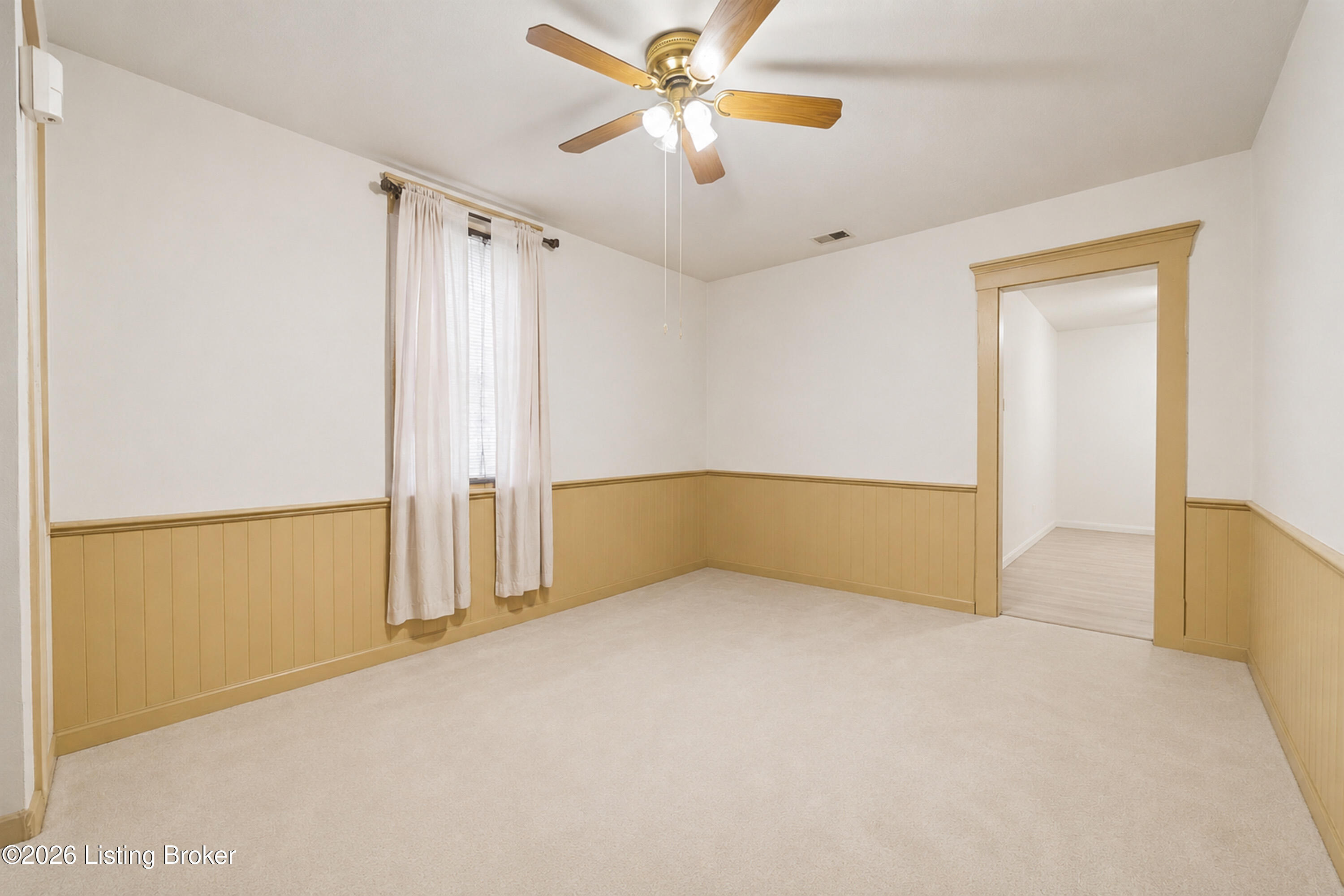 412 E Ormsby Ave Property Photo 7