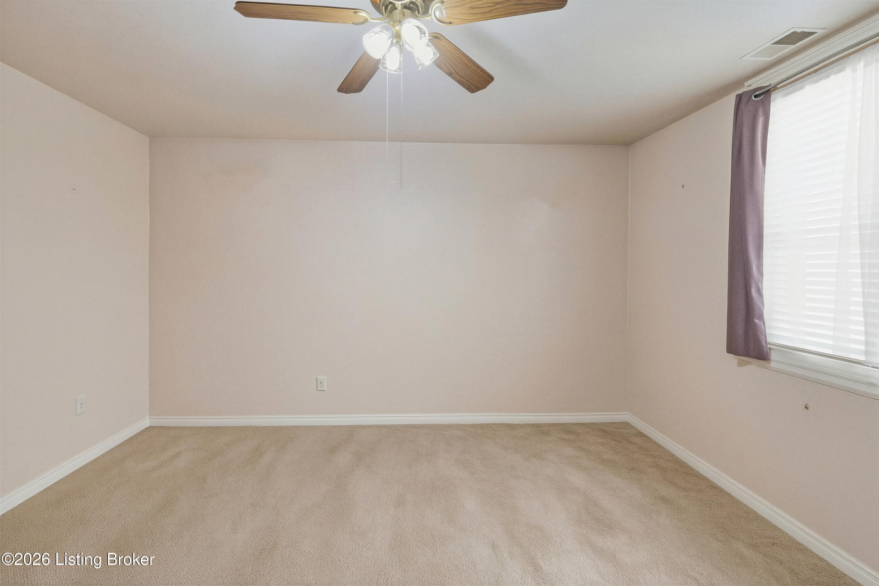 412 E Ormsby Ave Property Photo 9