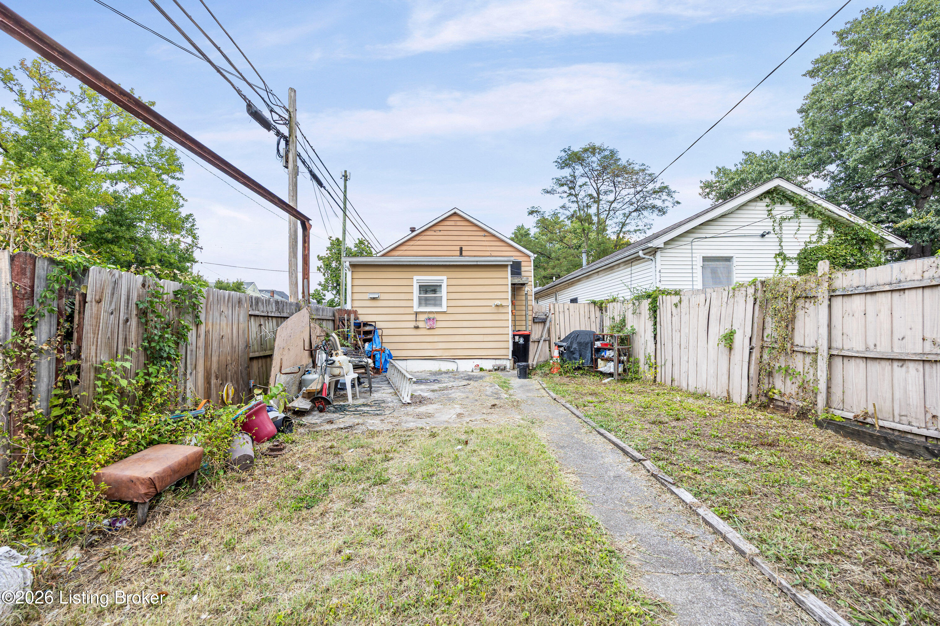412 E Ormsby Ave Property Photo 13