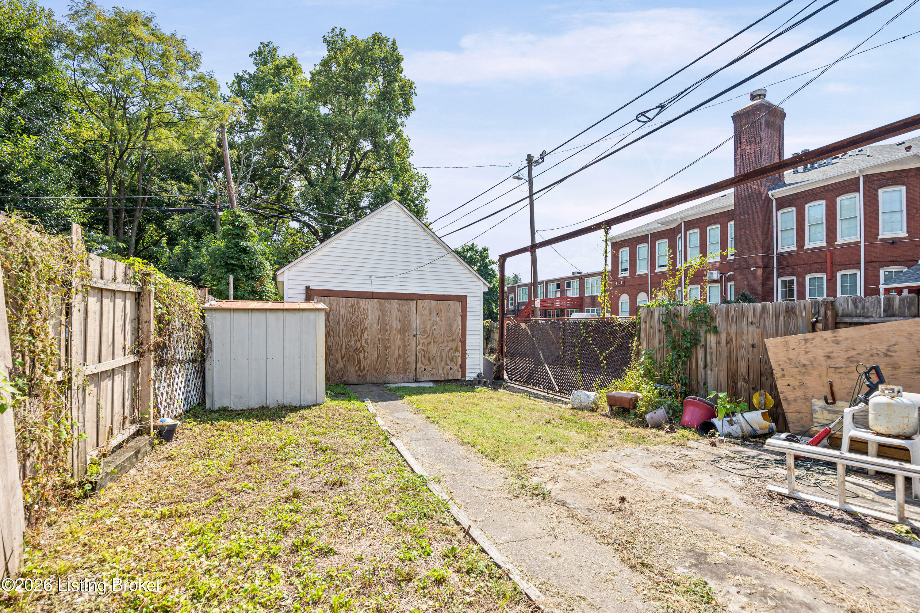 412 E Ormsby Ave Property Photo 14