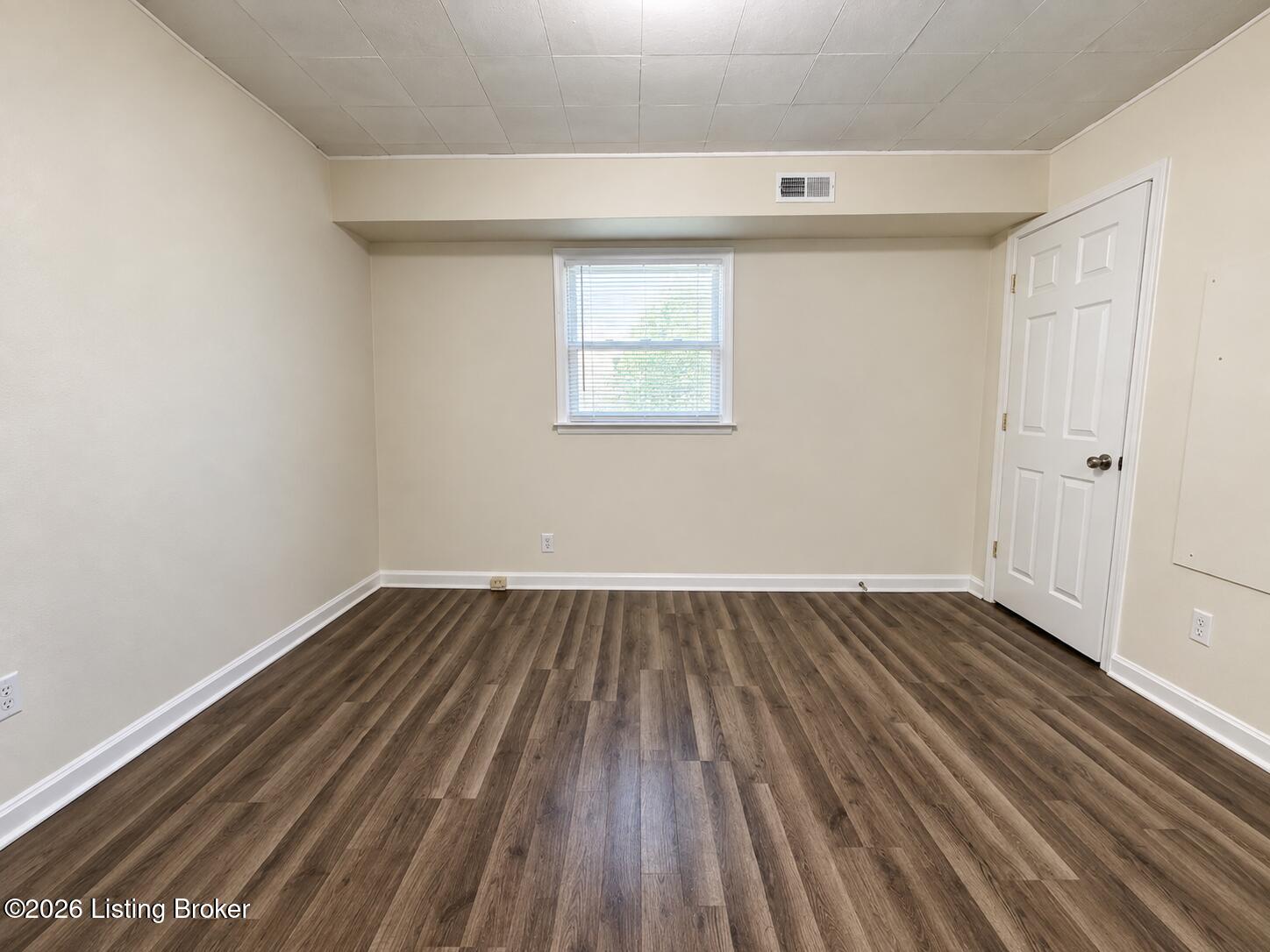 1196 Innis Ct 2 Property Photo 5
