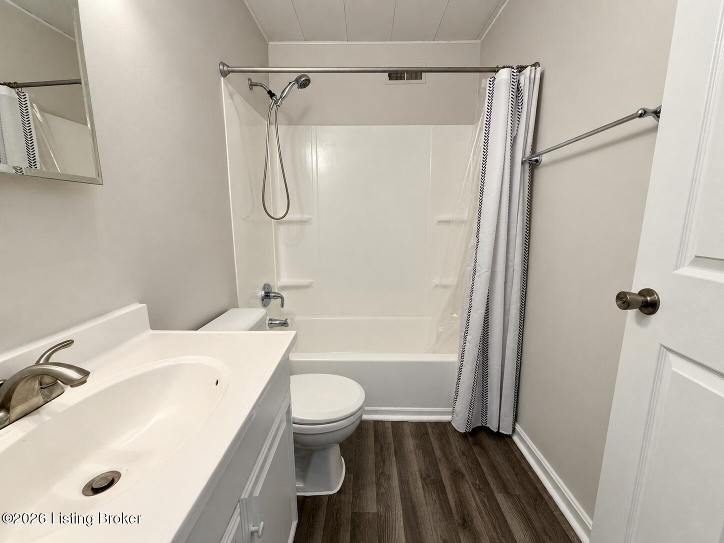 1196 Innis Ct 2 Property Photo 6