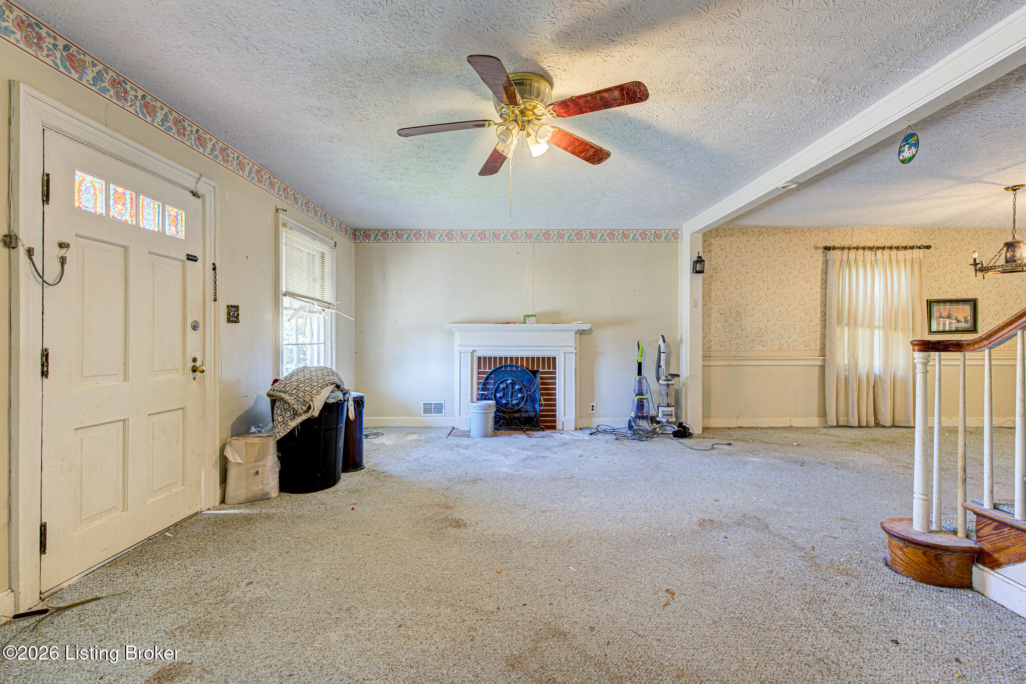 310 N Walnut St Property Photo 4