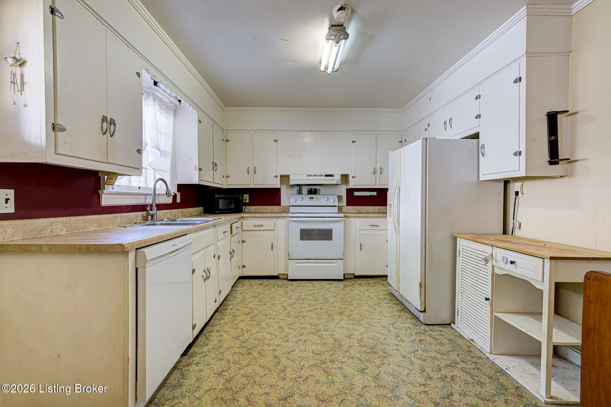 310 N Walnut St Property Photo 7