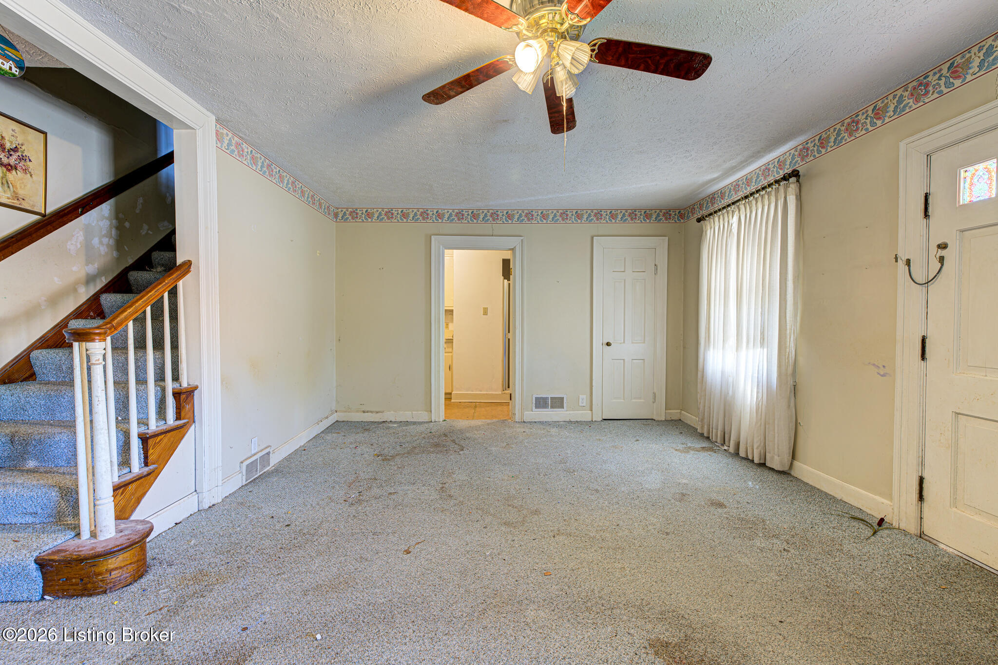 310 N Walnut St Property Photo 11