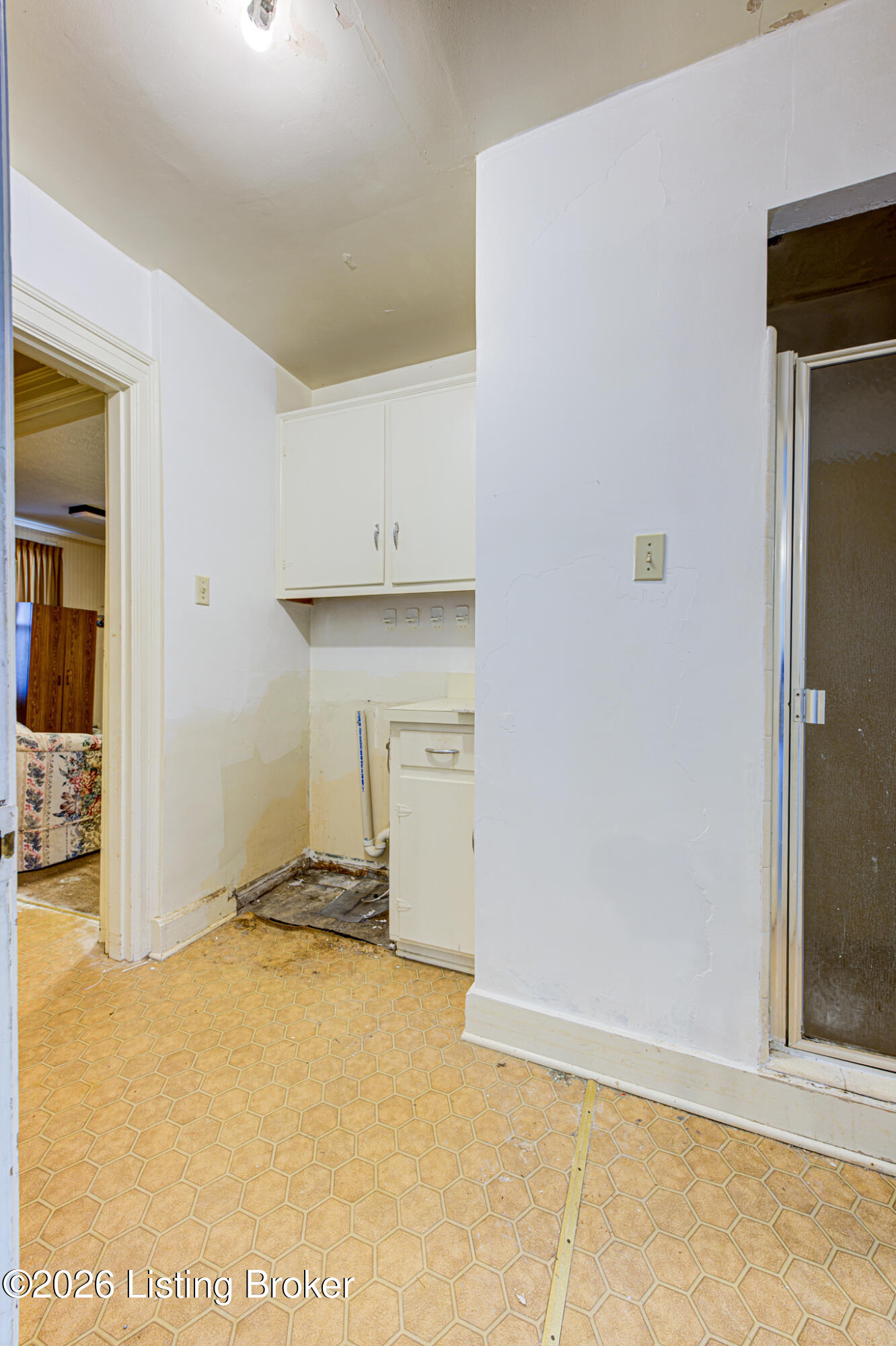 310 N Walnut St Property Photo 15