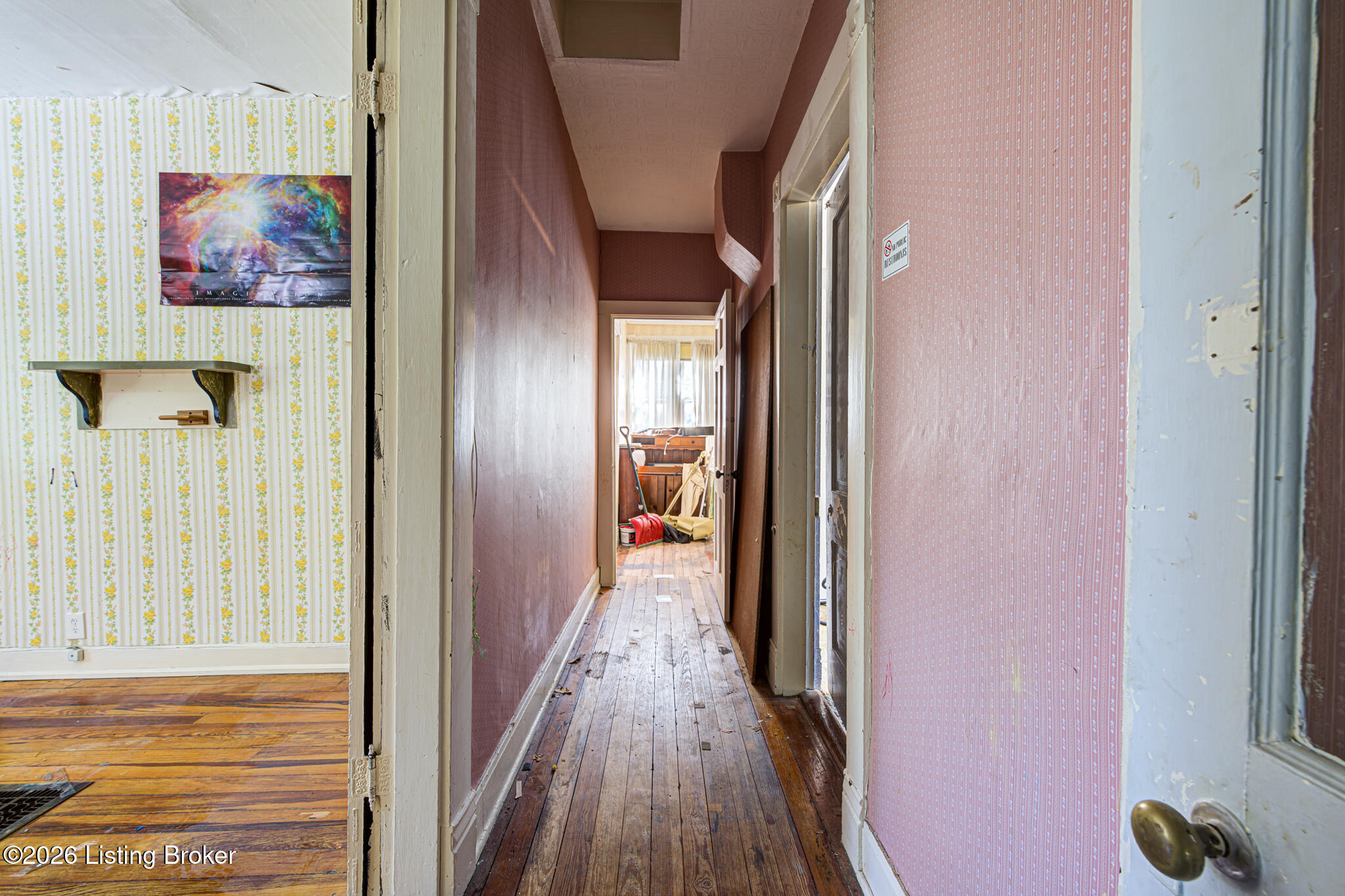 310 N Walnut St Property Photo 27