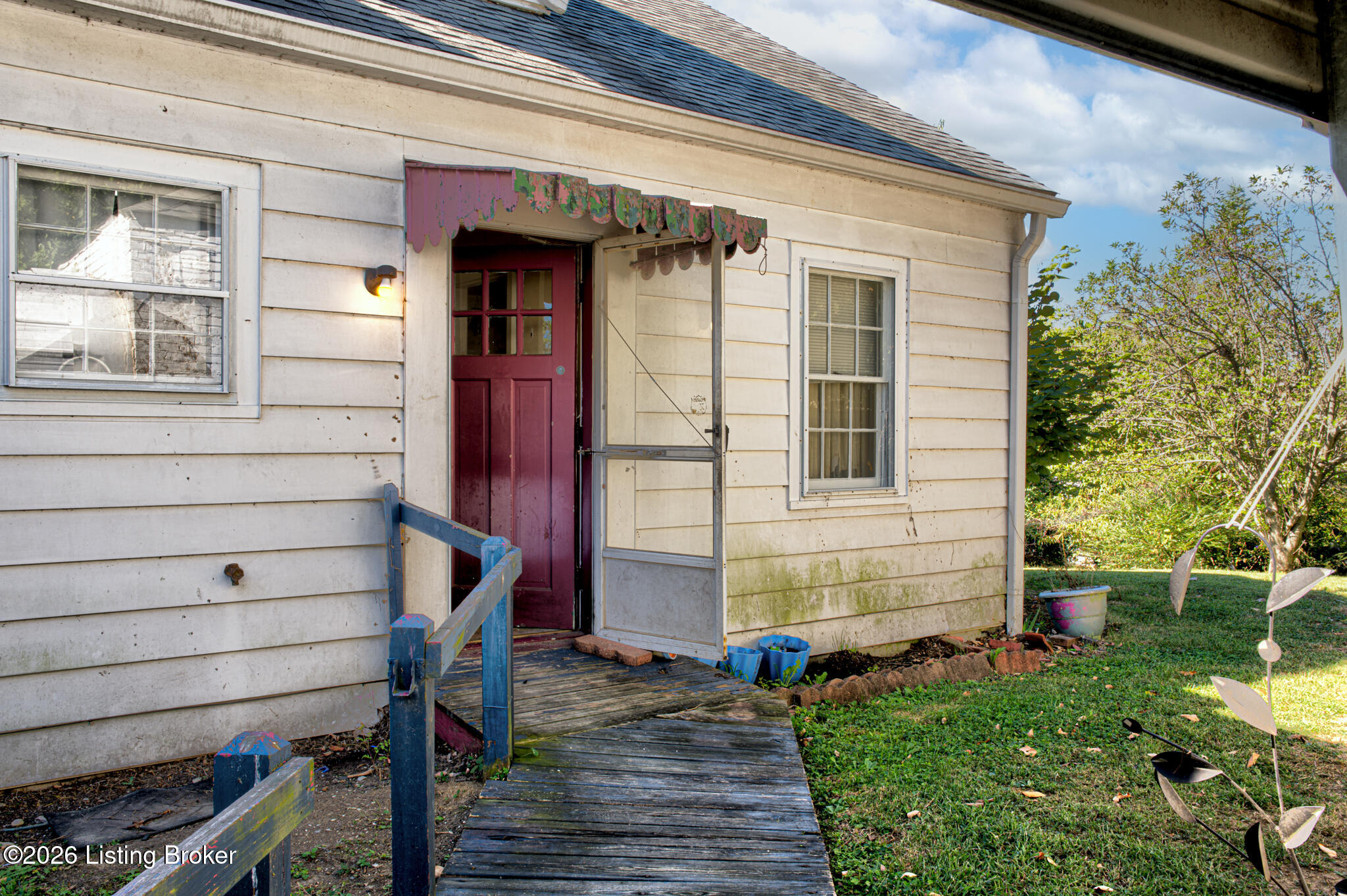 310 N Walnut St Property Photo 42