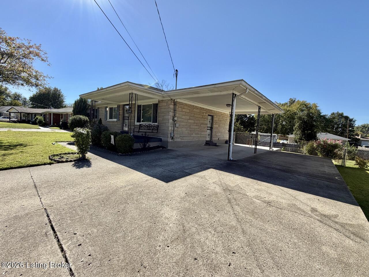 5604 Sterling Dr Property Photo 3
