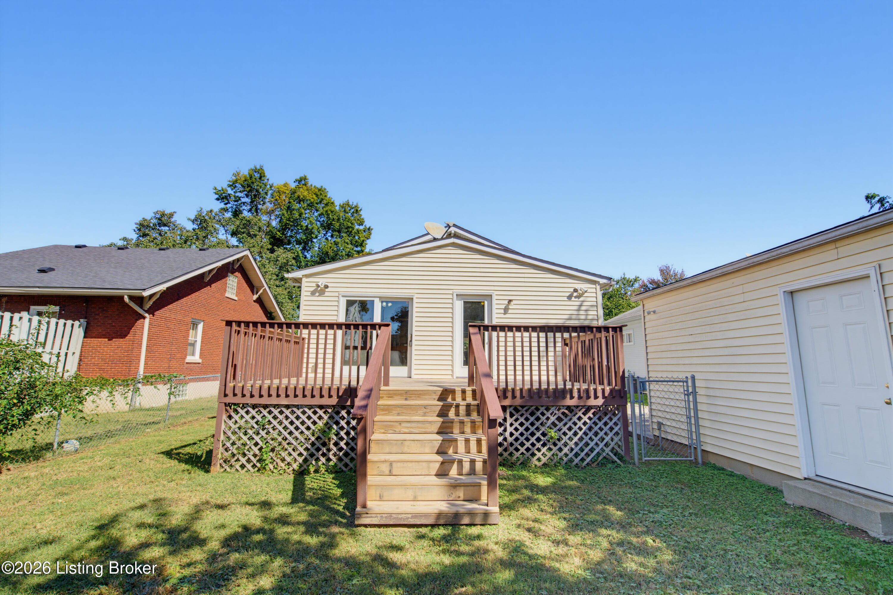 302 Iola Rd Property Photo 35