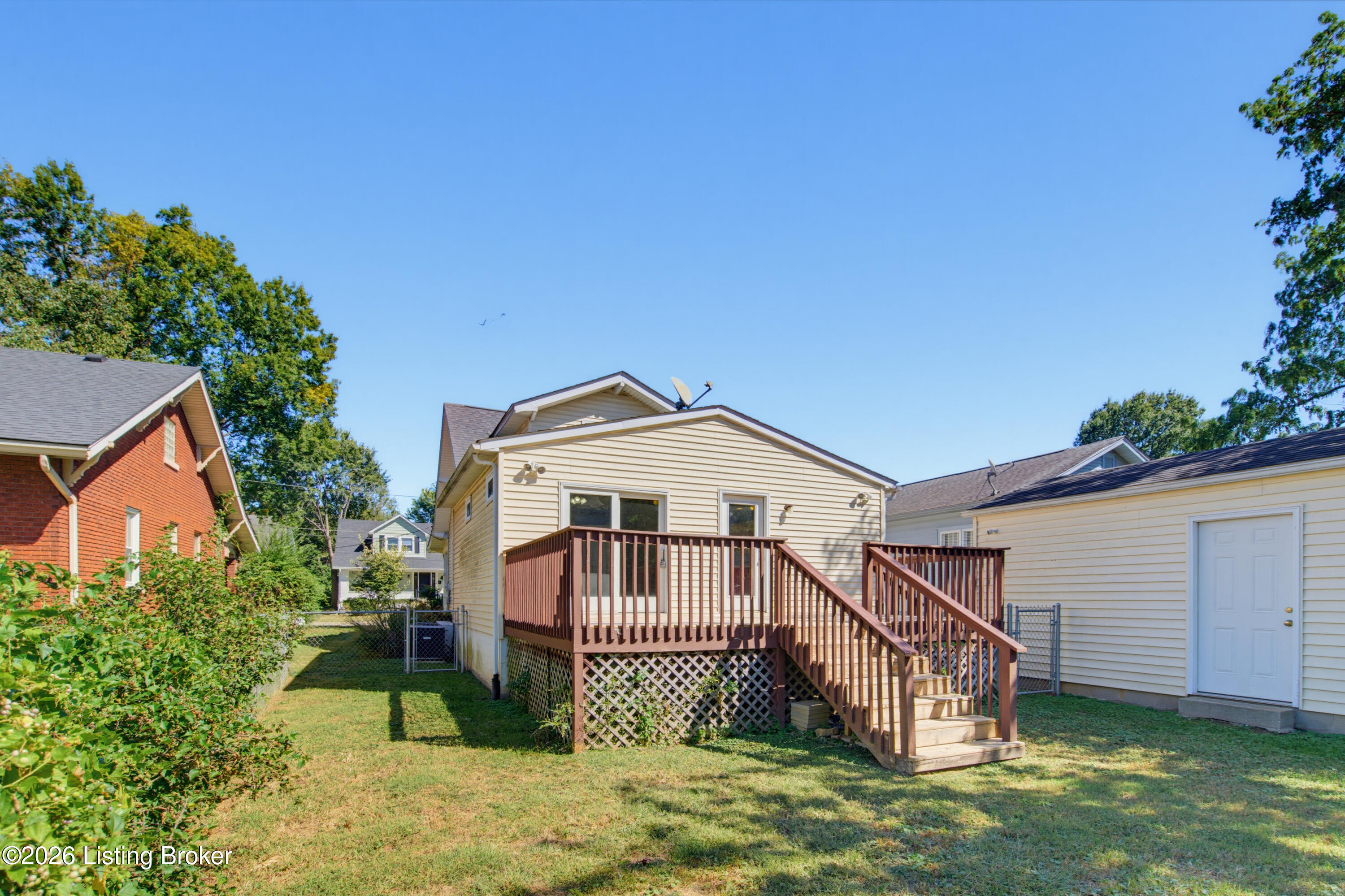 302 Iola Rd Property Photo 36