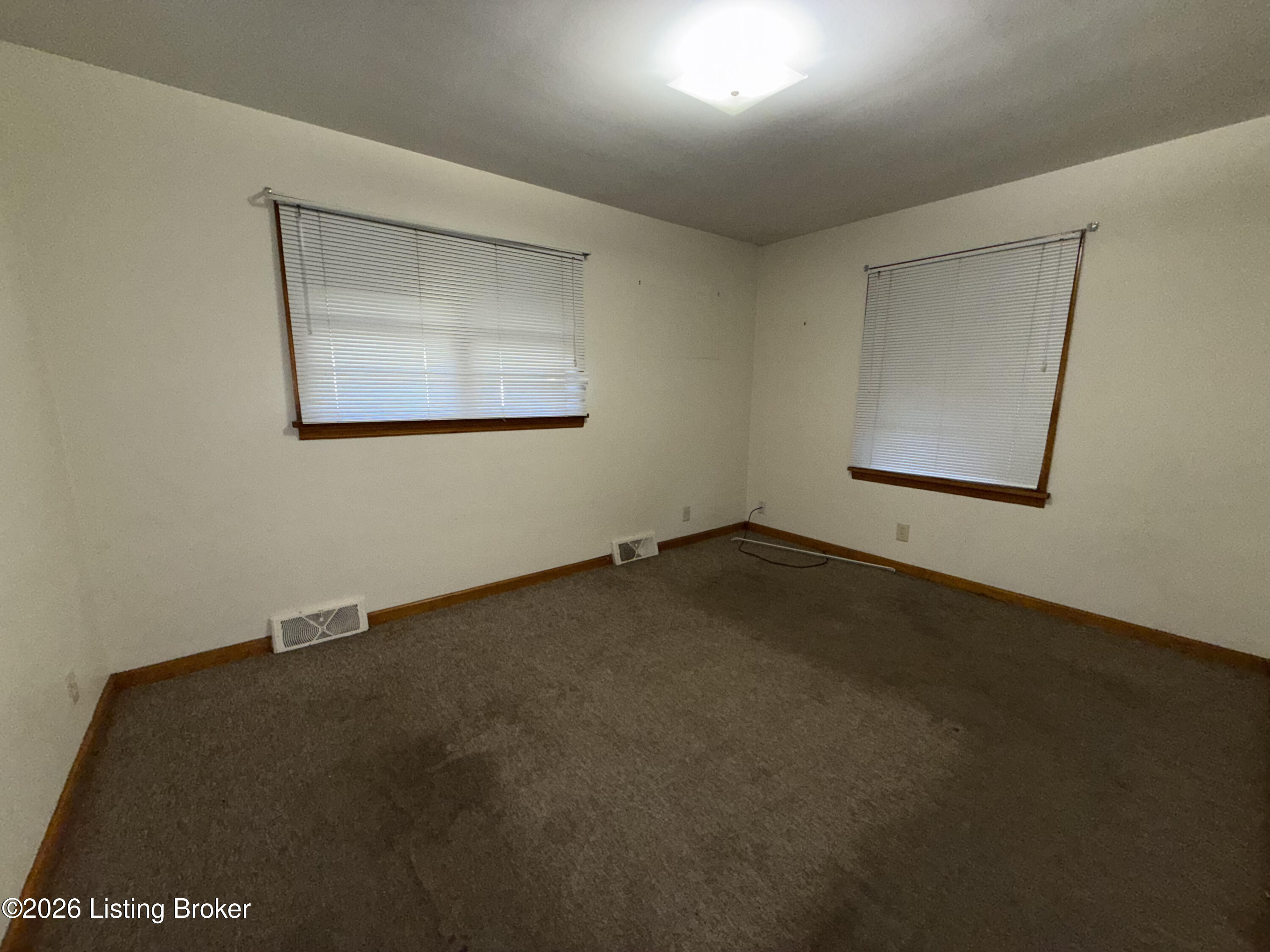 4843 S 4th St Property Photo 4
