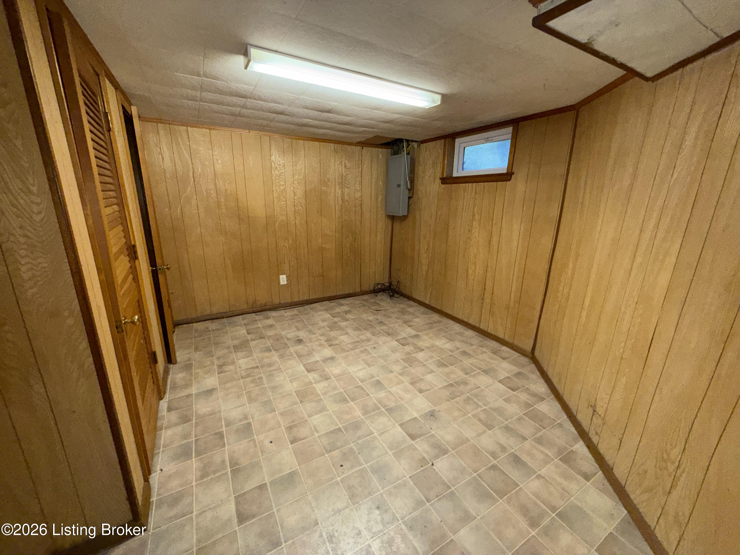 4843 S 4th St Property Photo 8