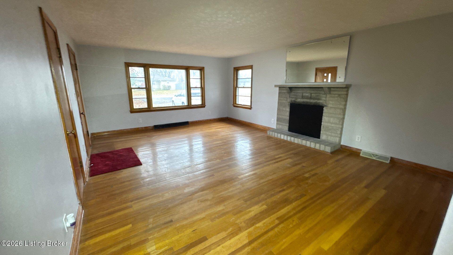 5908 Ashby Ln Property Photo 2