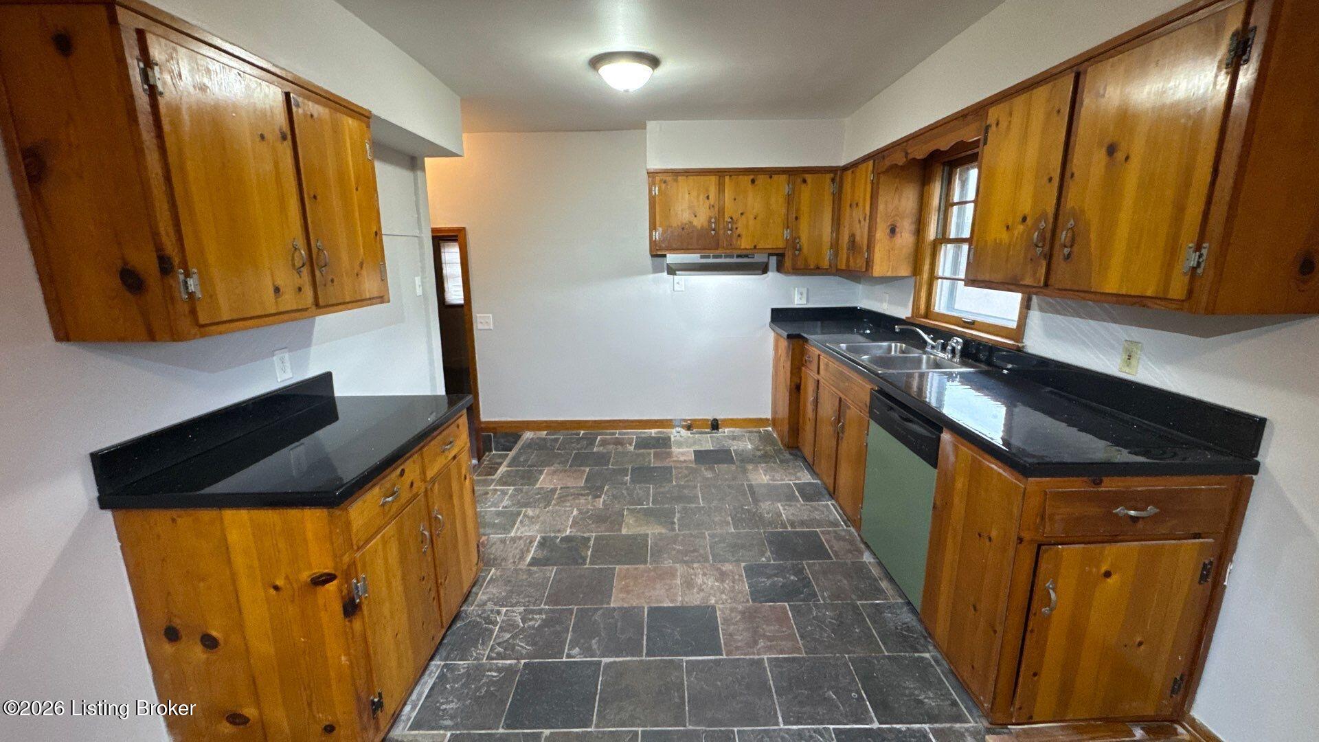 5908 Ashby Ln Property Photo 8