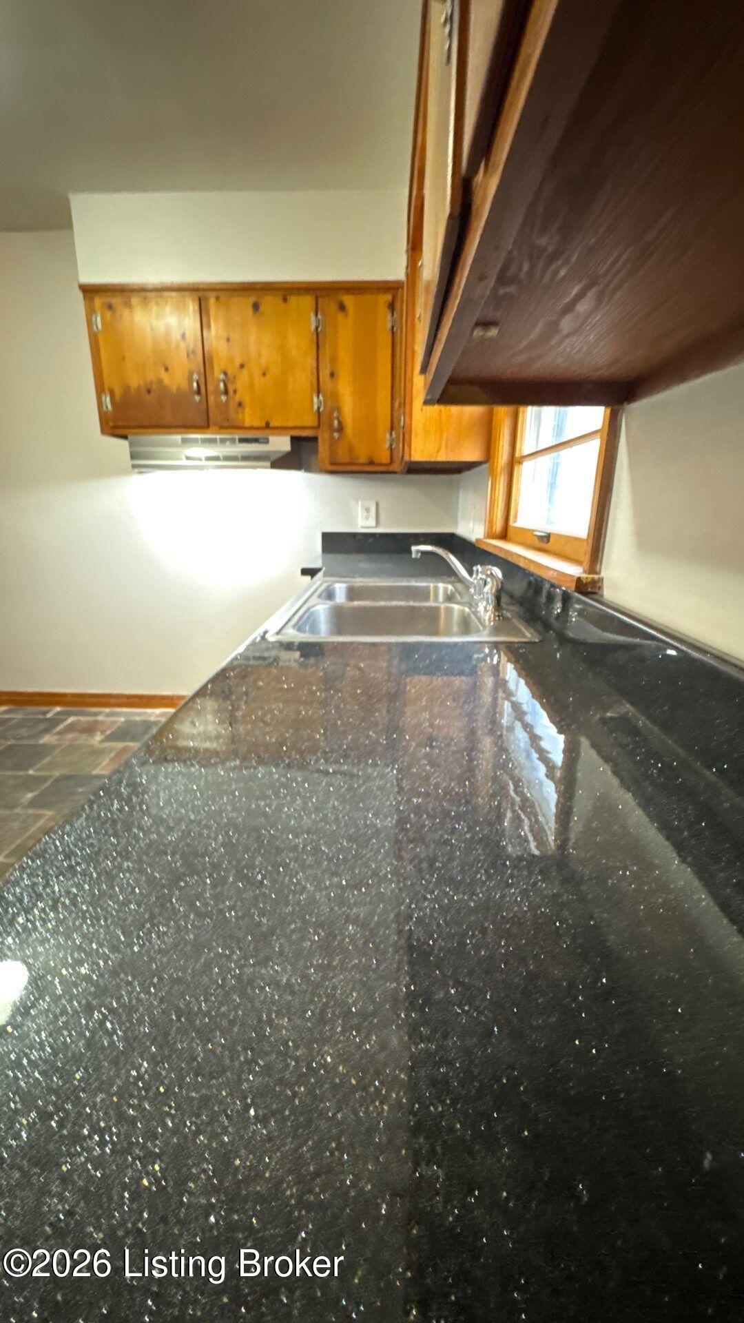 5908 Ashby Ln Property Photo 10