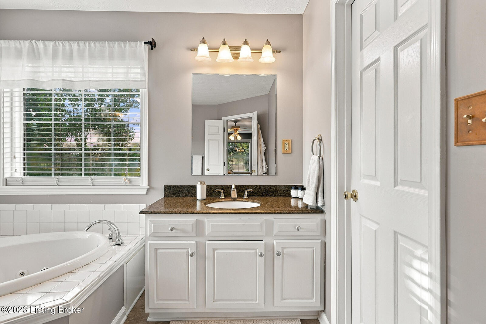 2262 Clearwater Dr Property Photo 45