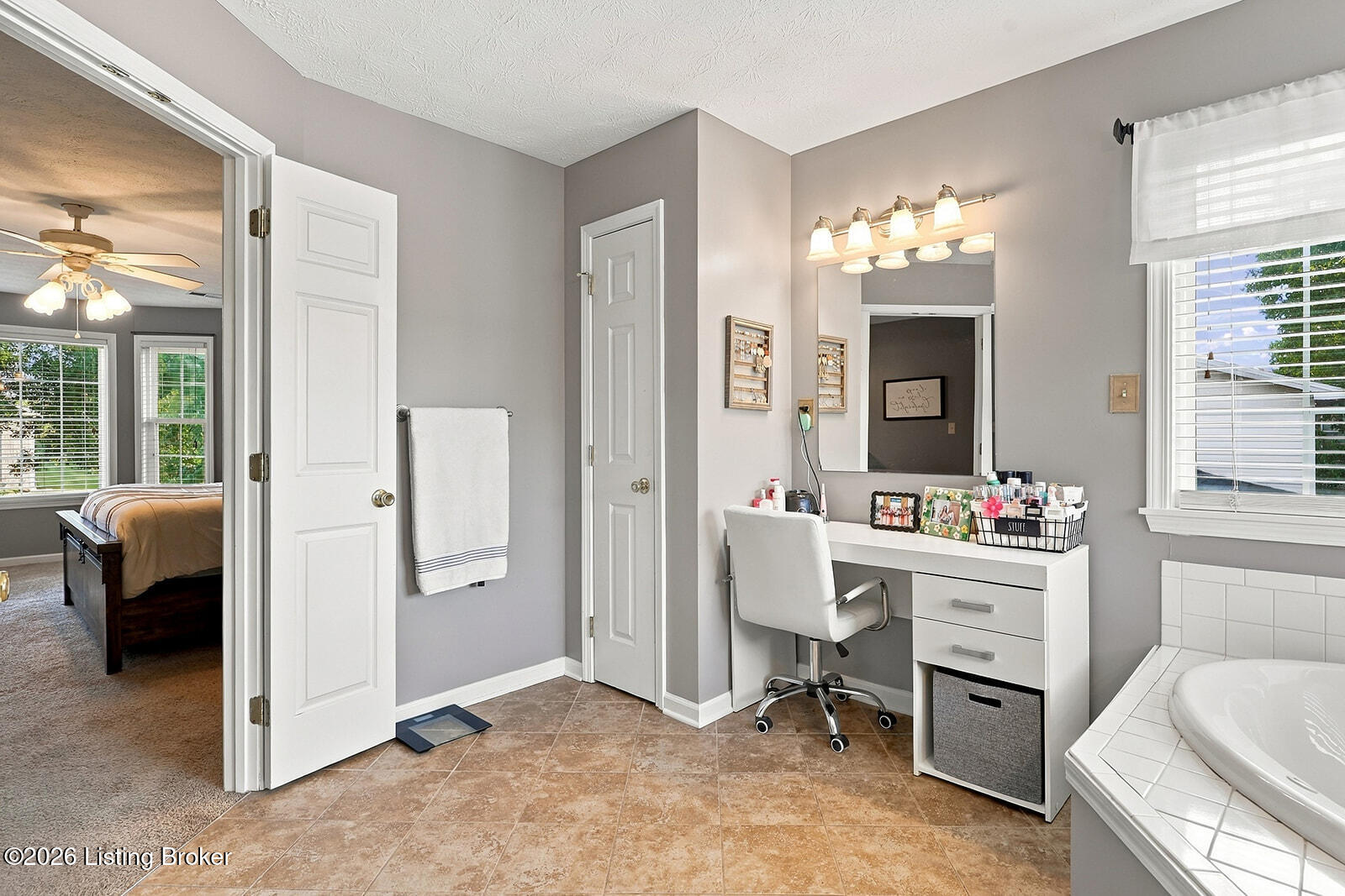 2262 Clearwater Dr Property Photo 46