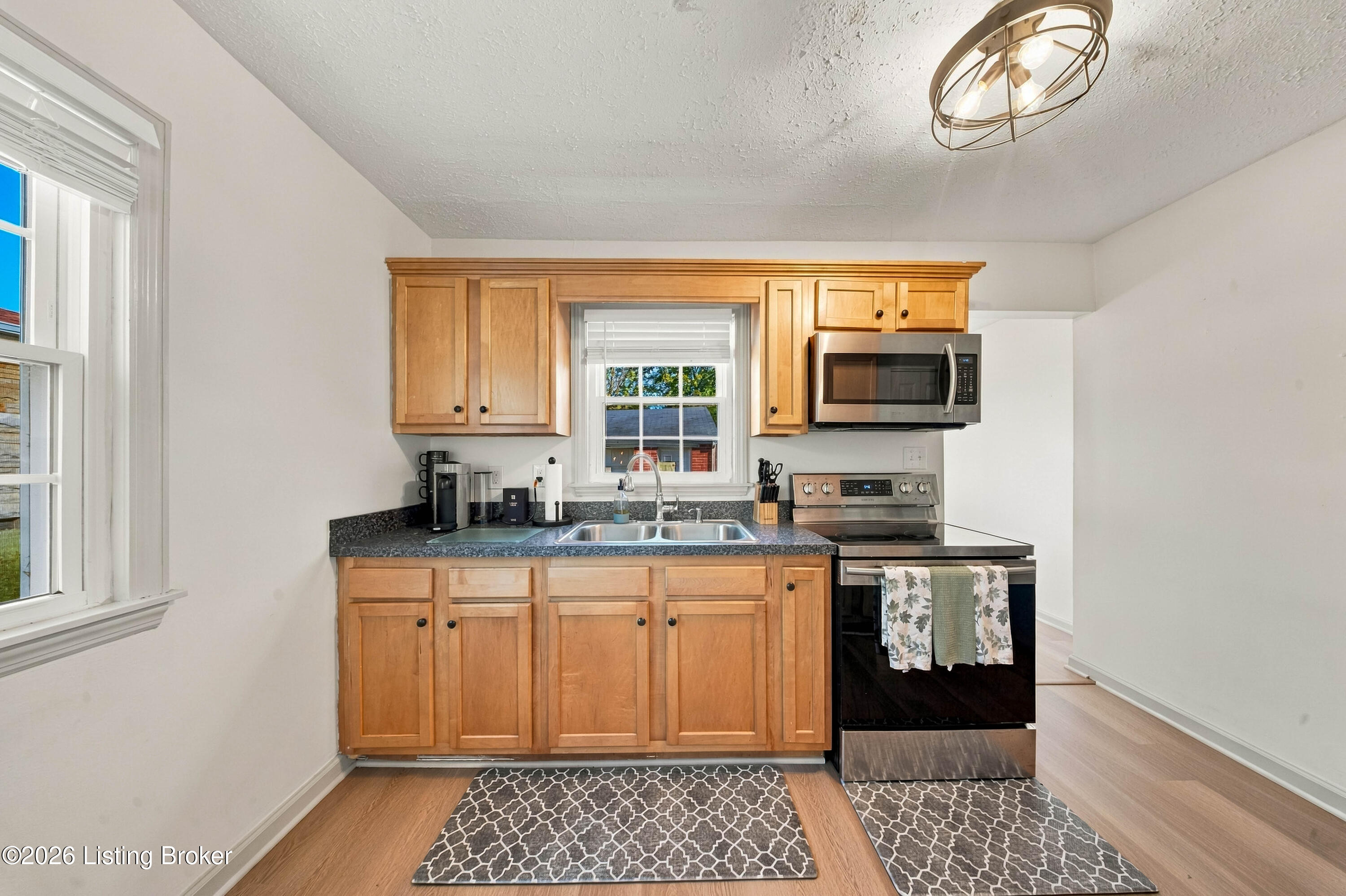 7707 Dingle Dell Rd Property Photo 9
