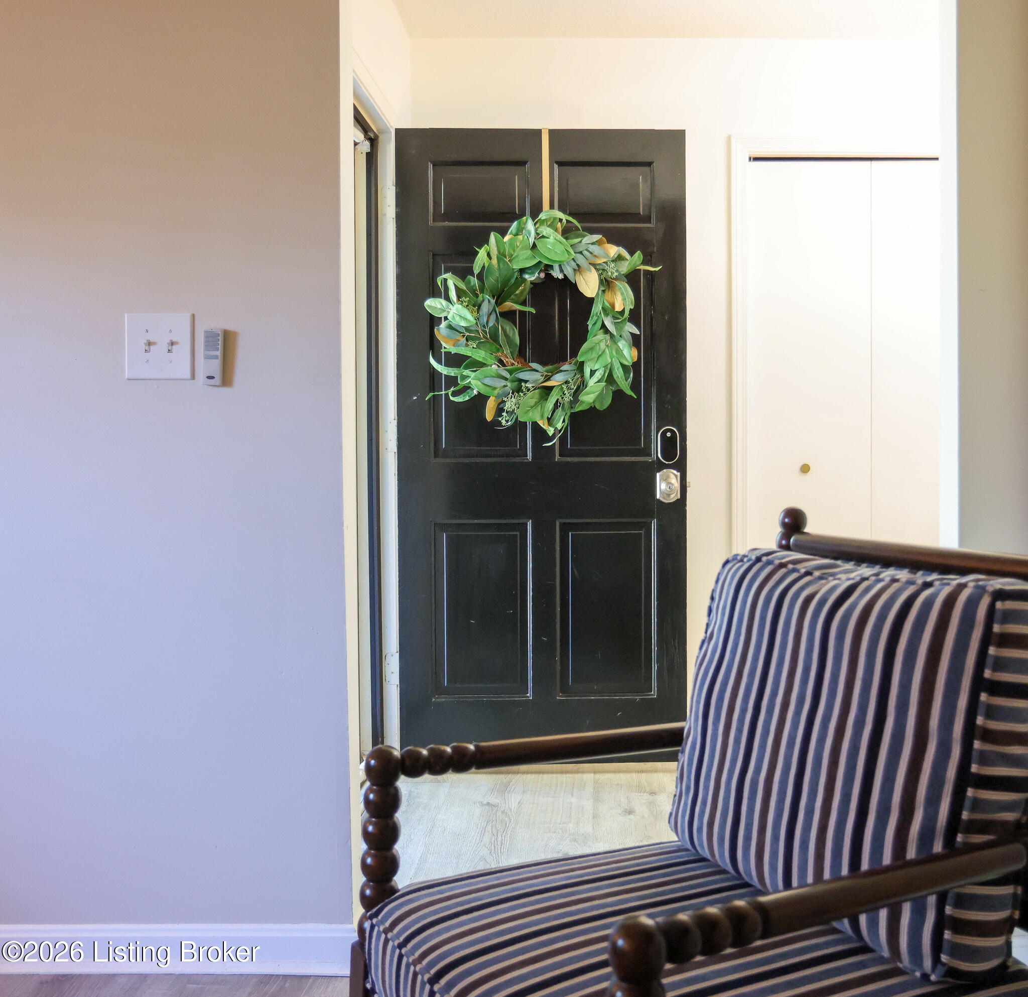 7102 Lydgate Dr Property Photo 2